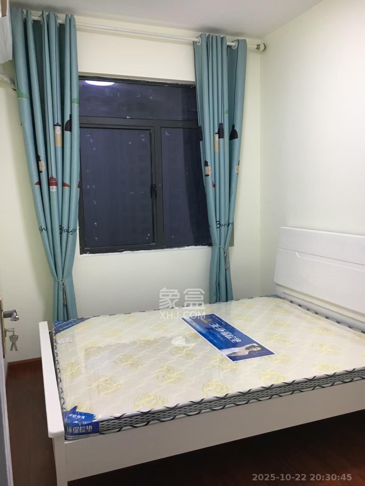 金鹰玖珑山 3室2厅1卫 2400.0元/月 金鹰玖珑山 3室2厅1卫 2400.0元/月室内图