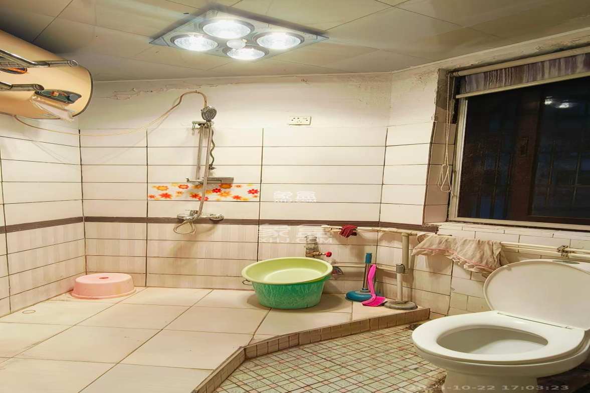 英才园二片  3室2厅1卫    1900.0元/月 英才园二片  3室2厅1卫    1900.0元/月室内图