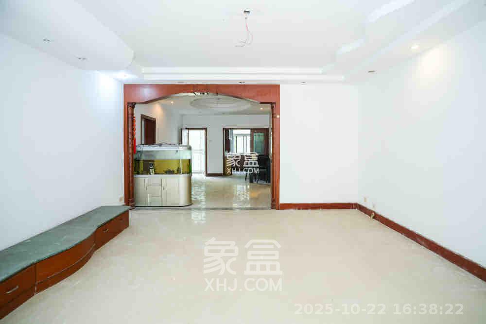 楚天家园  1室2厅2卫    2800.0元/月室内图