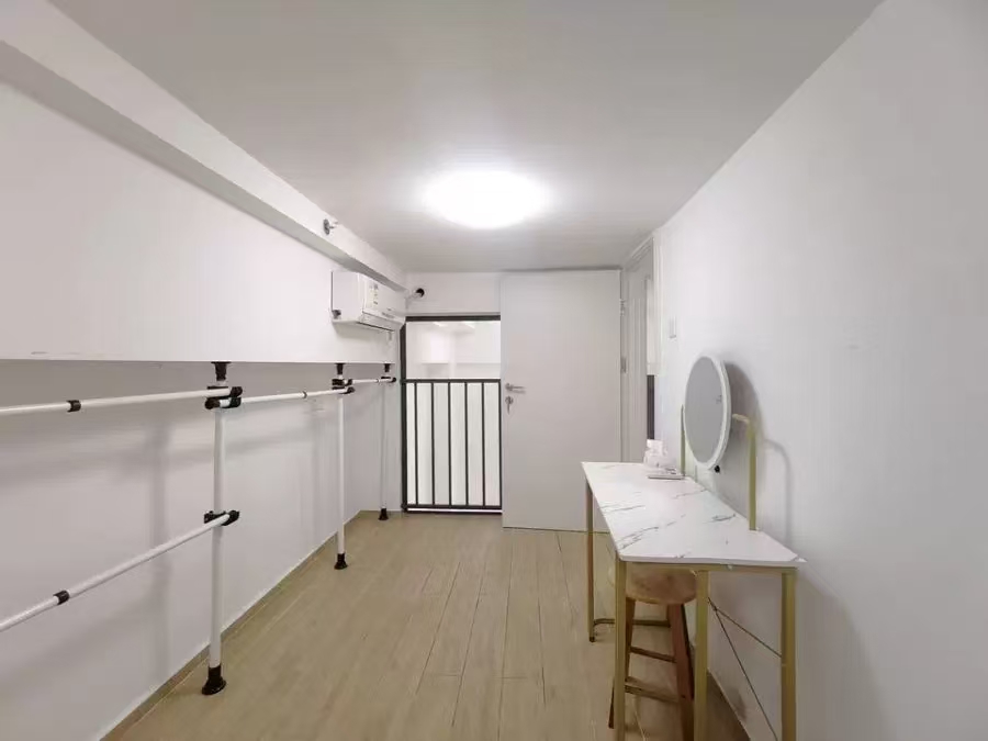 保利中央海岸三期熙园  2室2厅2卫    62.5万