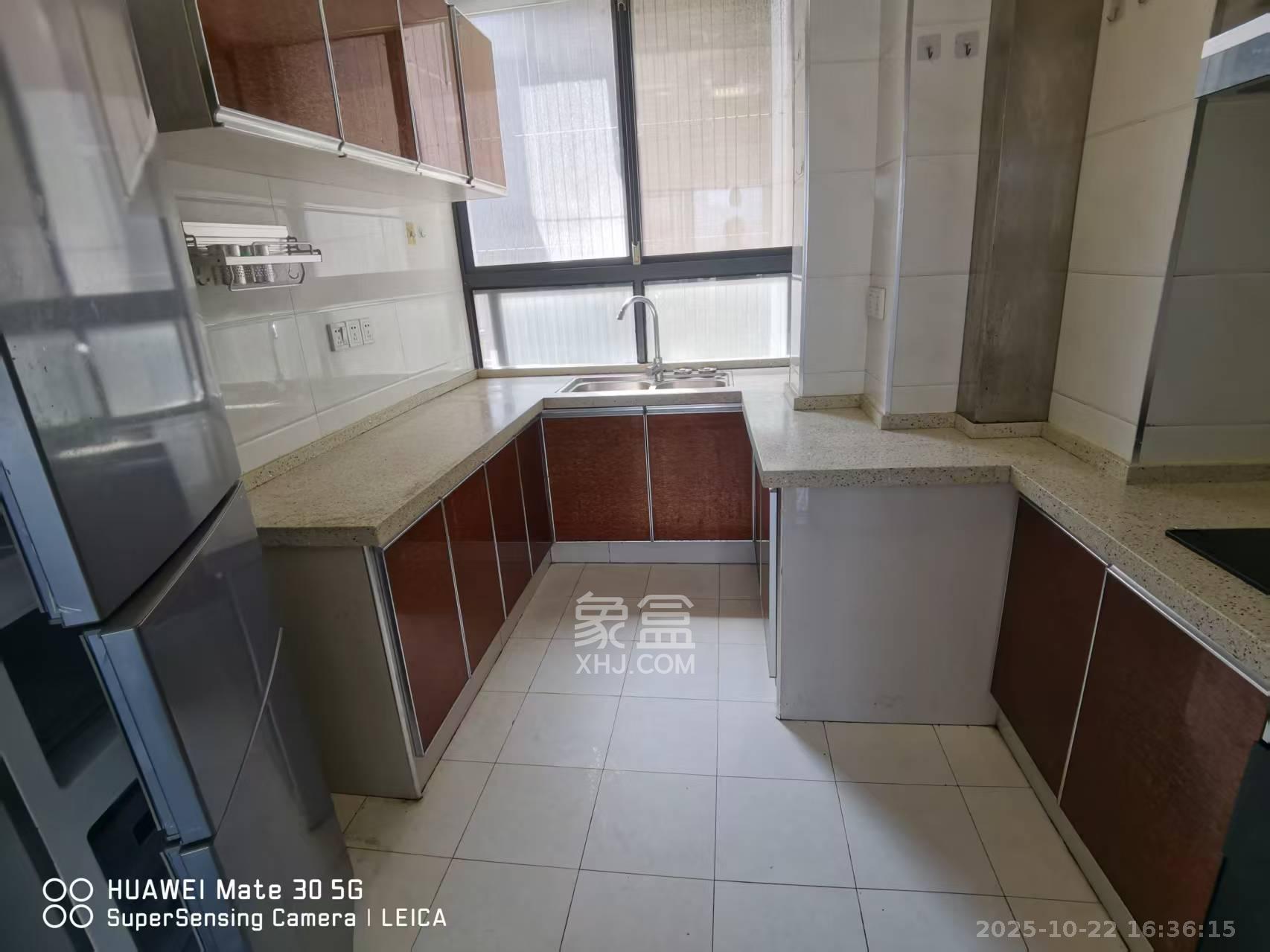 蓝山郡 4室2厅2卫 2400.0元/月 蓝山郡 4室2厅2卫 2400.0元/月室内图