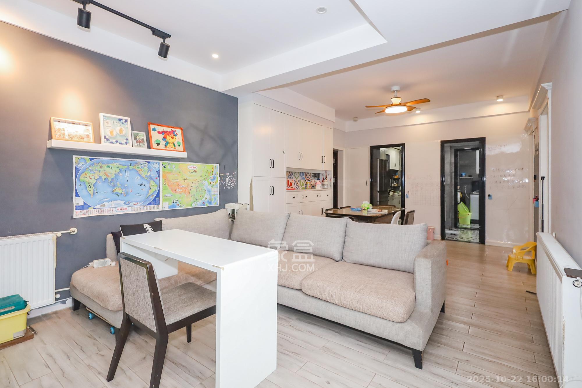 阳光丽城二期  3室2厅1卫    118.0万 阳光丽城二期  3室2厅1卫    118.0万客厅