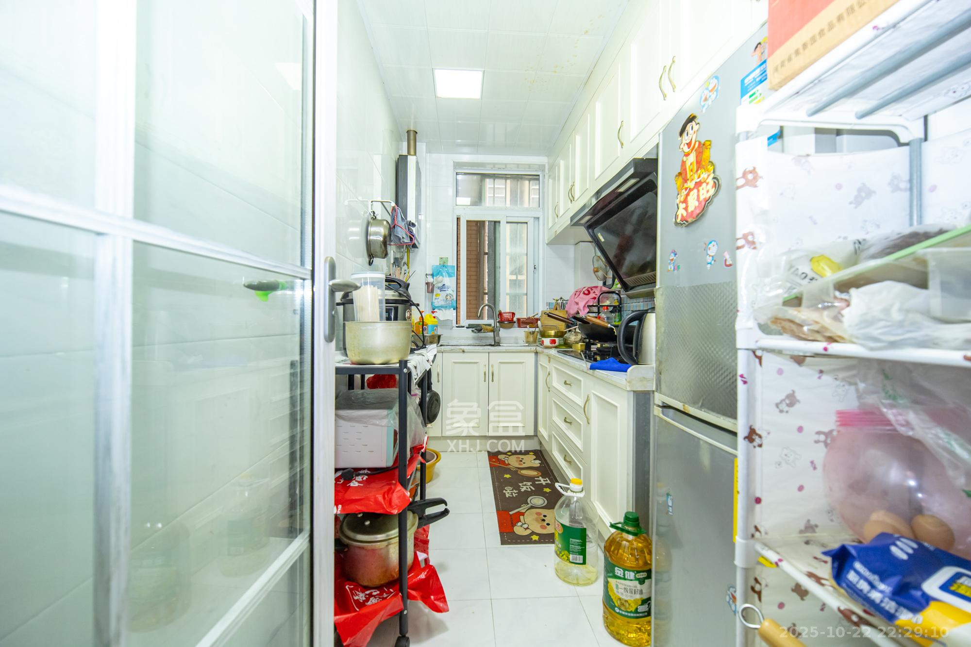 楚天世纪城西苑  3室2厅2卫    76.0万厨房