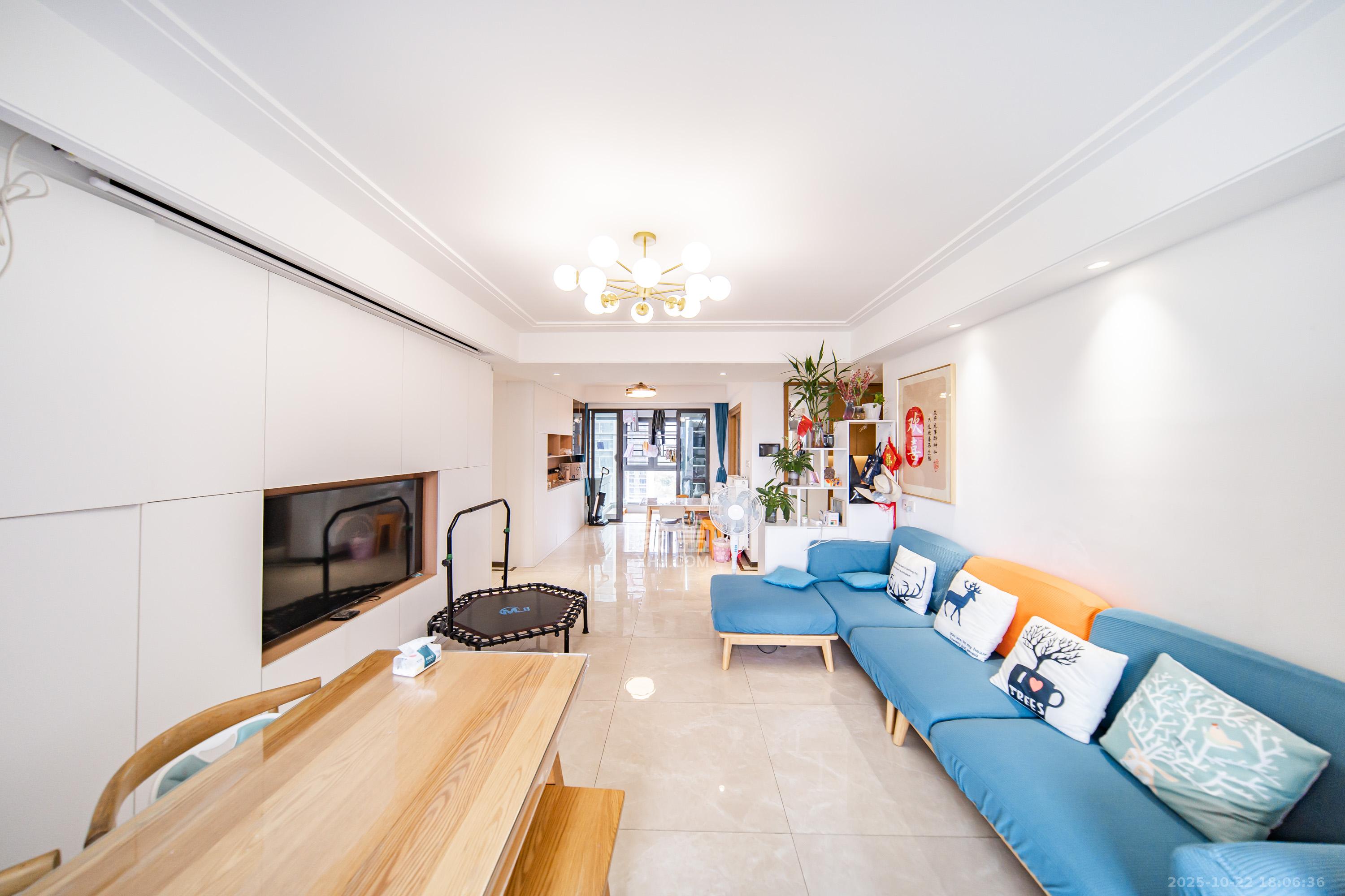 深业鹭栖府 4室2厅2卫 228.0万 深业鹭栖府 4室2厅2卫 228.0万客厅