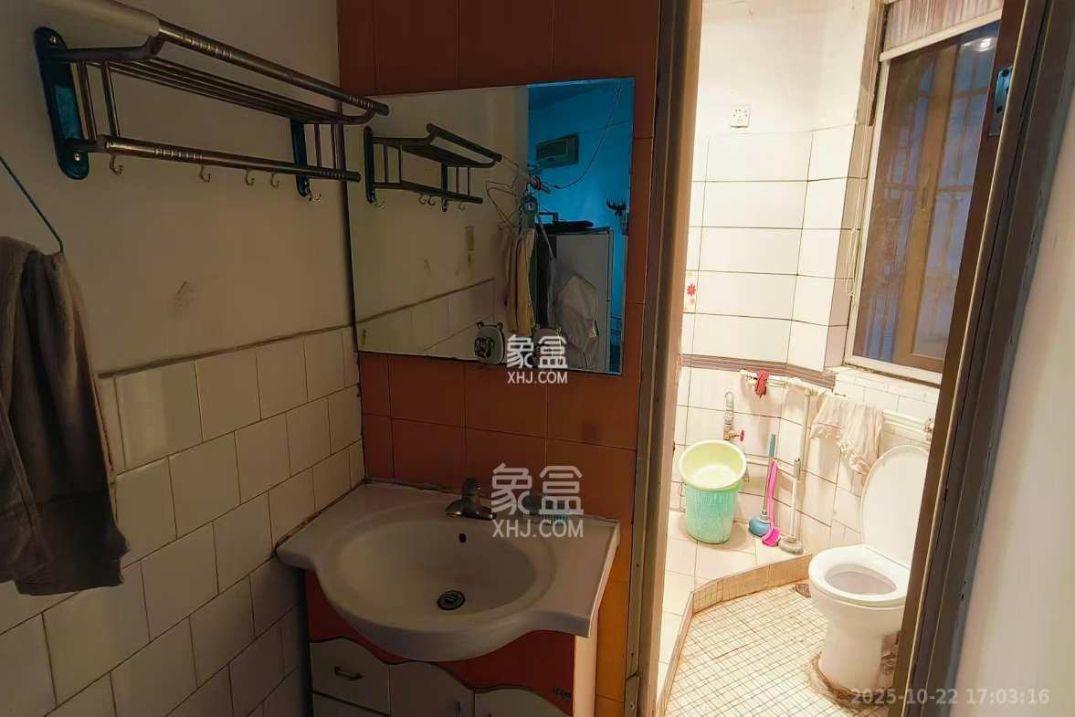 英才园二片  3室2厅1卫    1900.0元/月 英才园二片  3室2厅1卫    1900.0元/月室内图