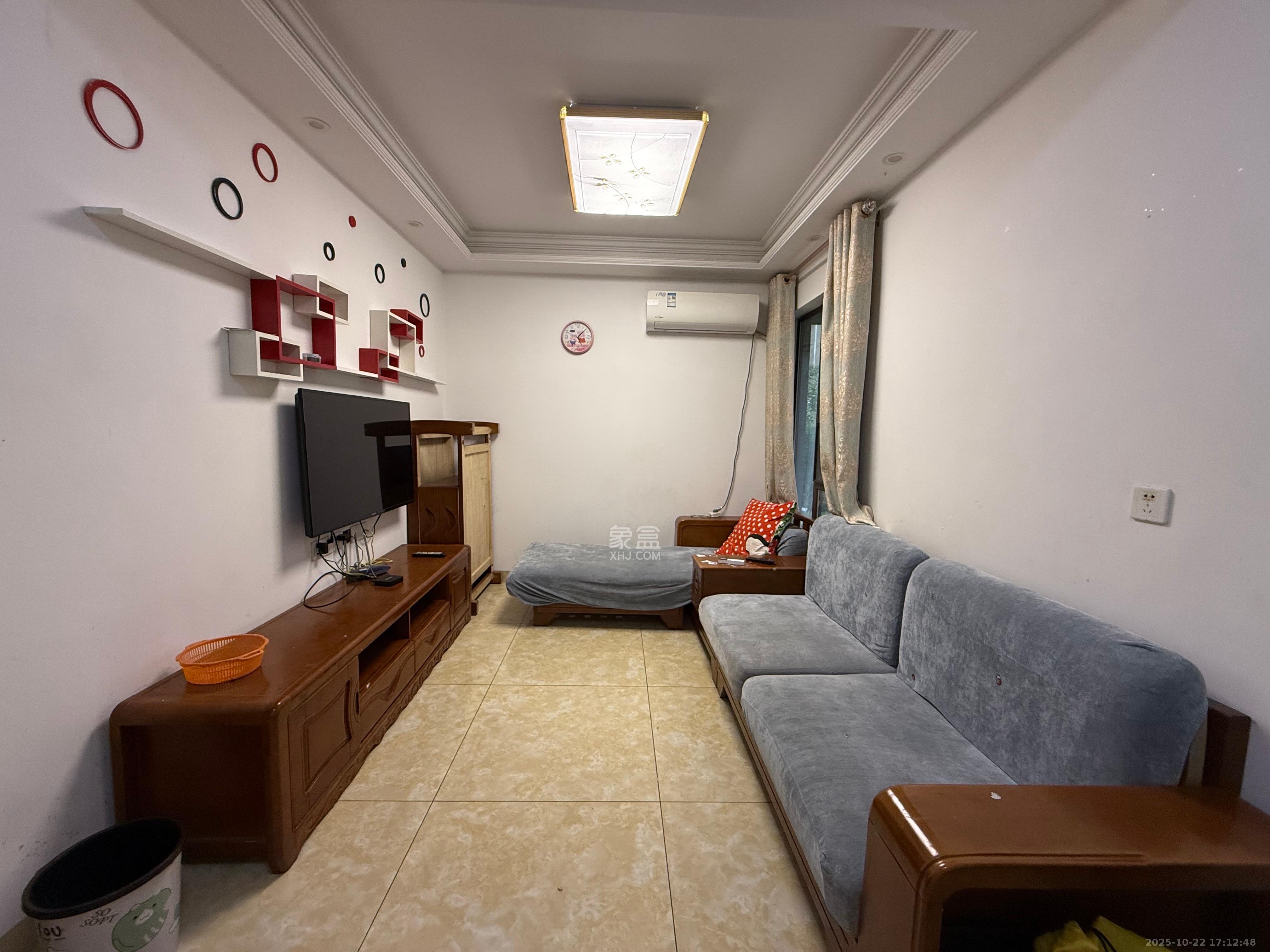 华润橡树湾  1室1厅1卫    2000.0元/月