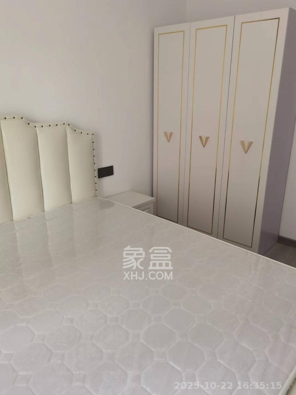 阳光城尚东湾蓝莓苑 3室2厅2卫 2500.0元/月 阳光城尚东湾蓝莓苑 3室2厅2卫 2500.0元/月室内图