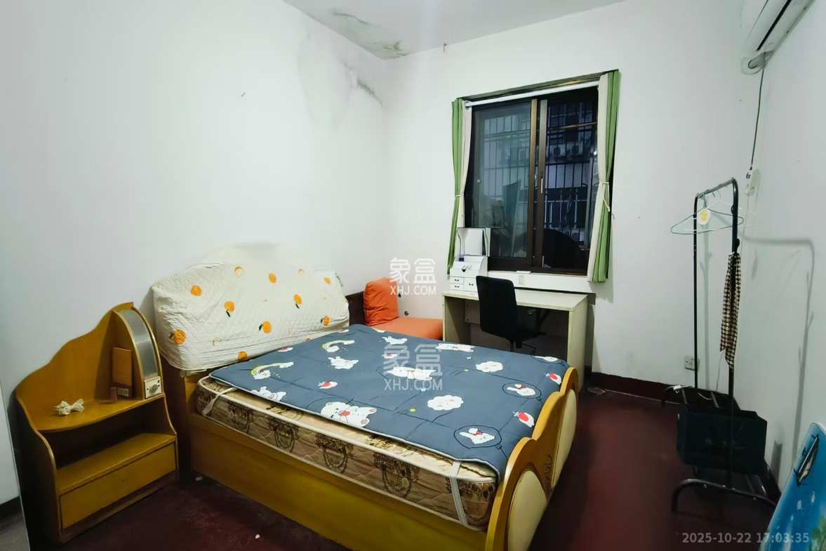 英才园二片  3室2厅1卫    1900.0元/月 英才园二片  3室2厅1卫    1900.0元/月室内图