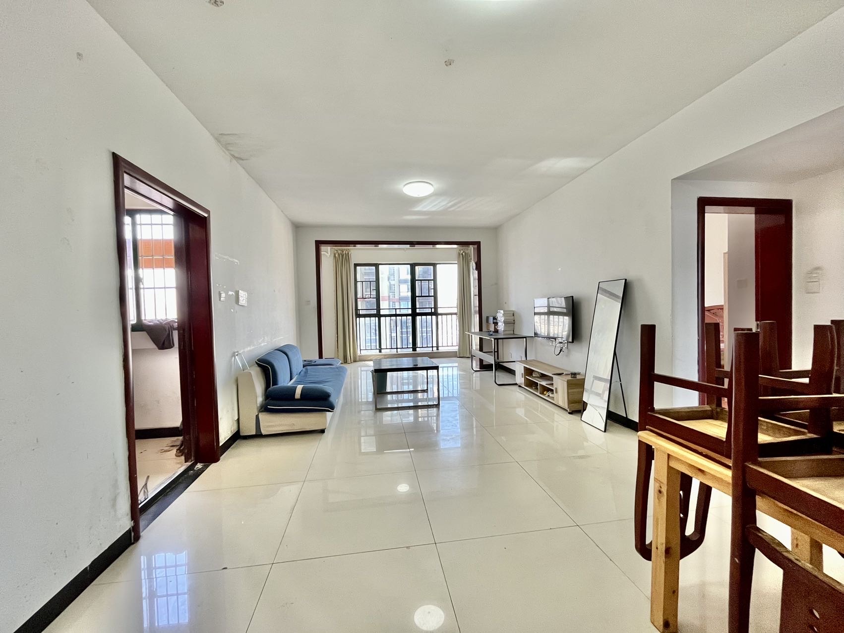 岳北和苑  1室2厅1卫    2400.0元/月 岳北和苑  1室2厅1卫    2400.0元/月户型图