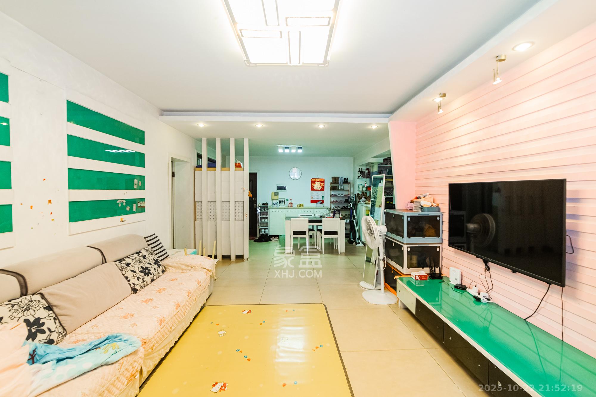 恒鑫澜北湾 3室2厅2卫 85.0万 恒鑫澜北湾 3室2厅2卫 85.0万客厅