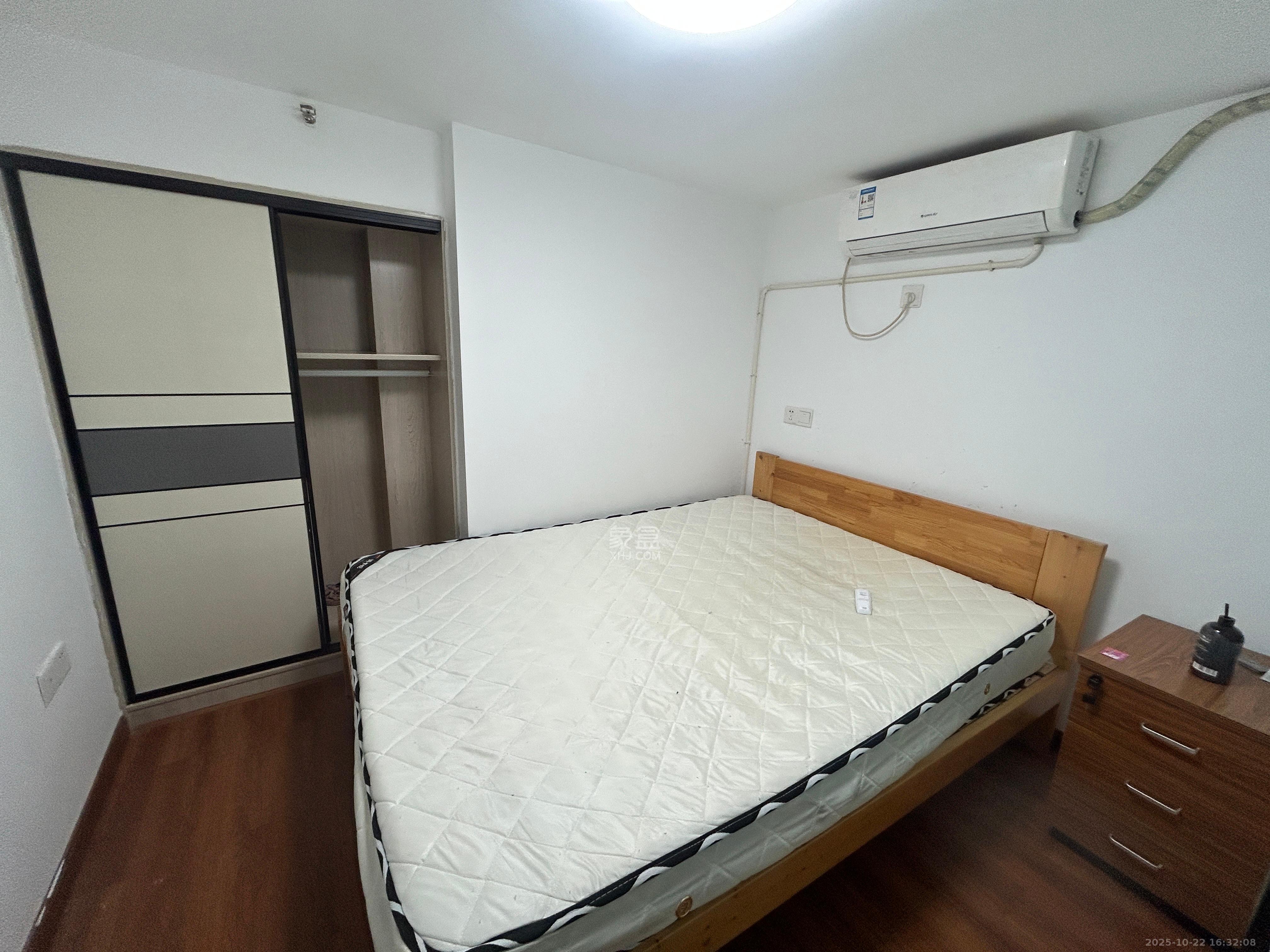 东盈商业广场(华泉城市广场)  2室1厅1卫    2600.0元/月 东盈商业广场(华泉城市广场)  2室1厅1卫    2600.0元/月室内图