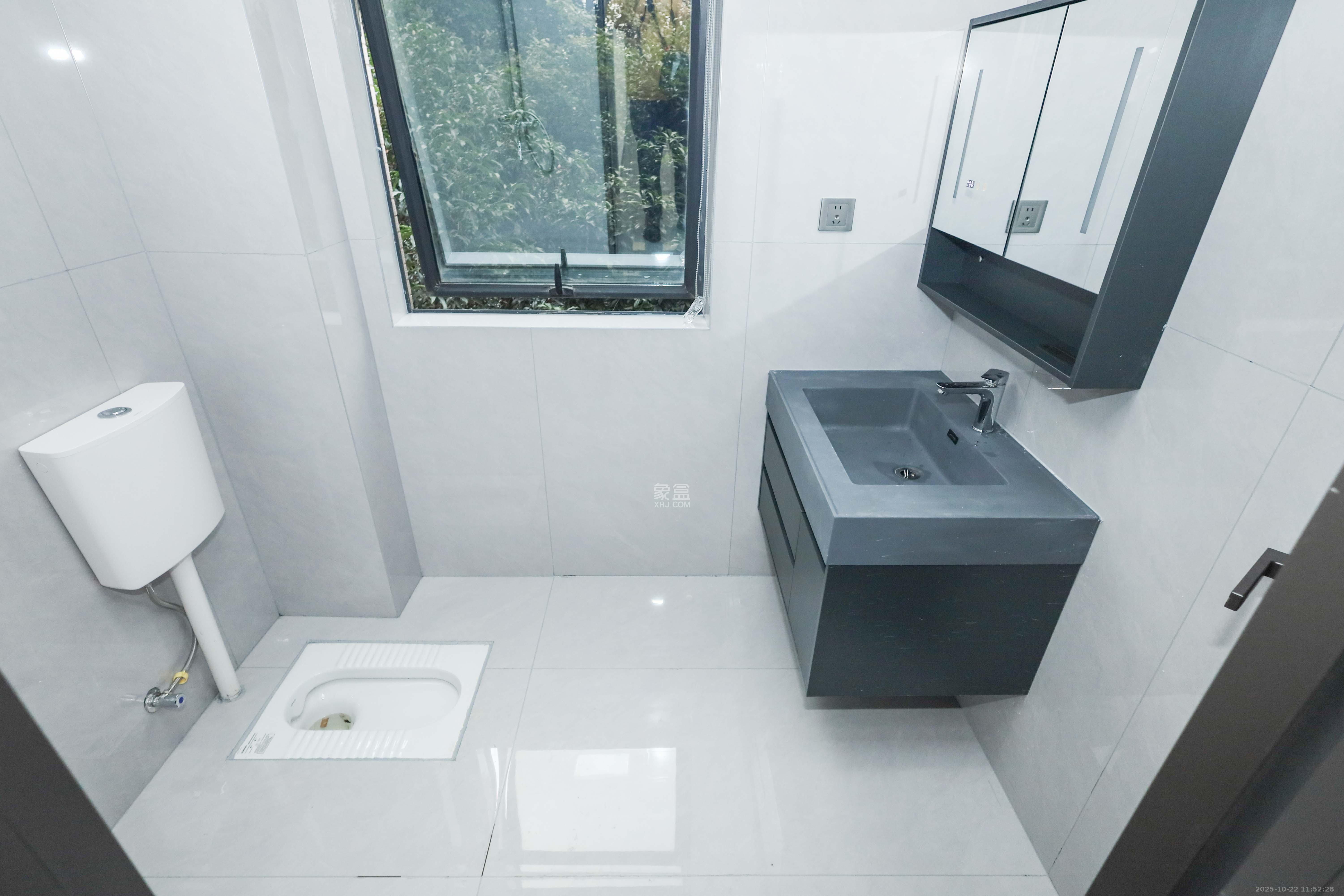 天元涉外景园C区  3室2厅2卫    105.8万卫生间