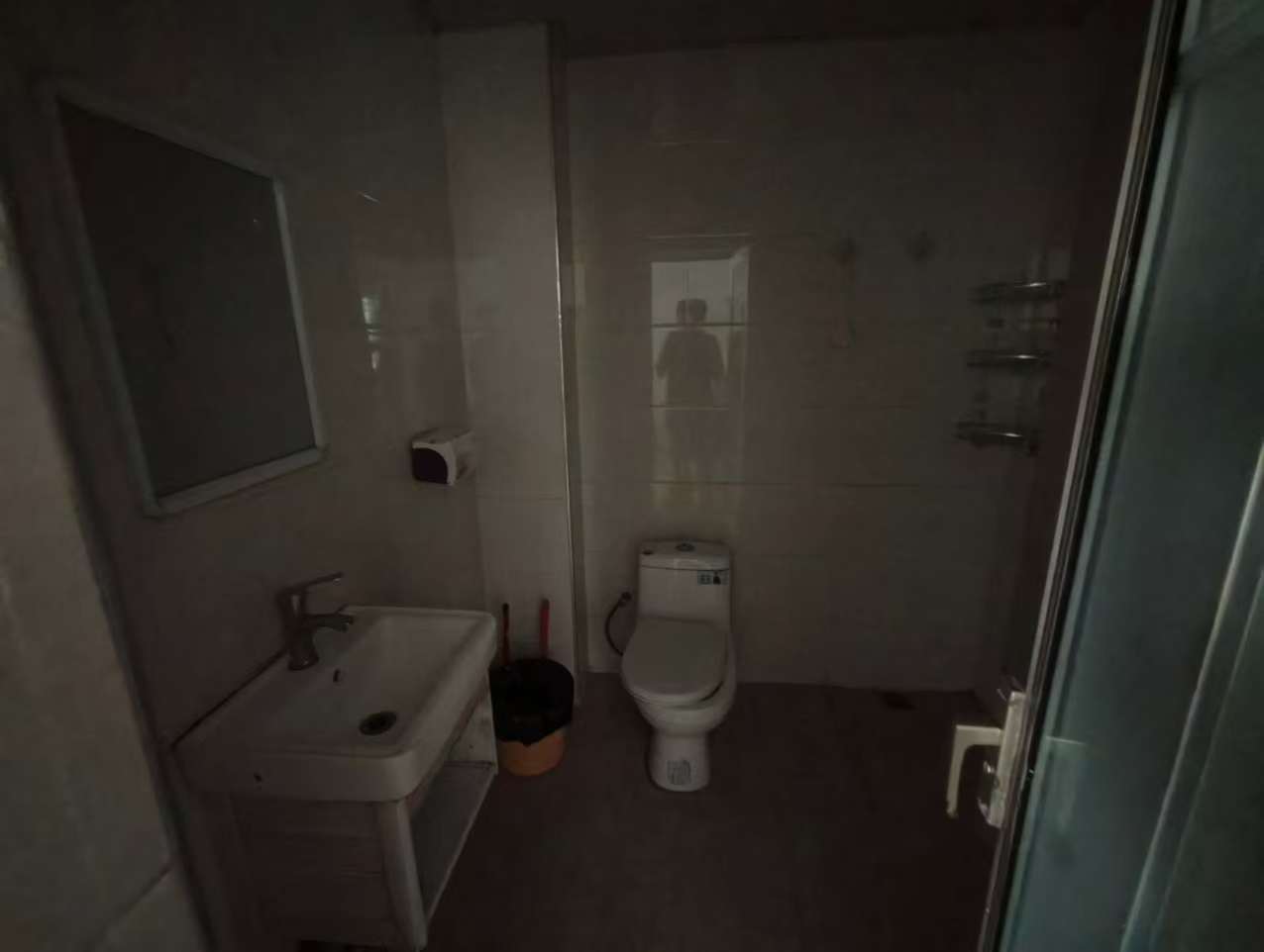 富豪大厦(富豪花园)  2室1厅1卫    2300.0元/月室内图