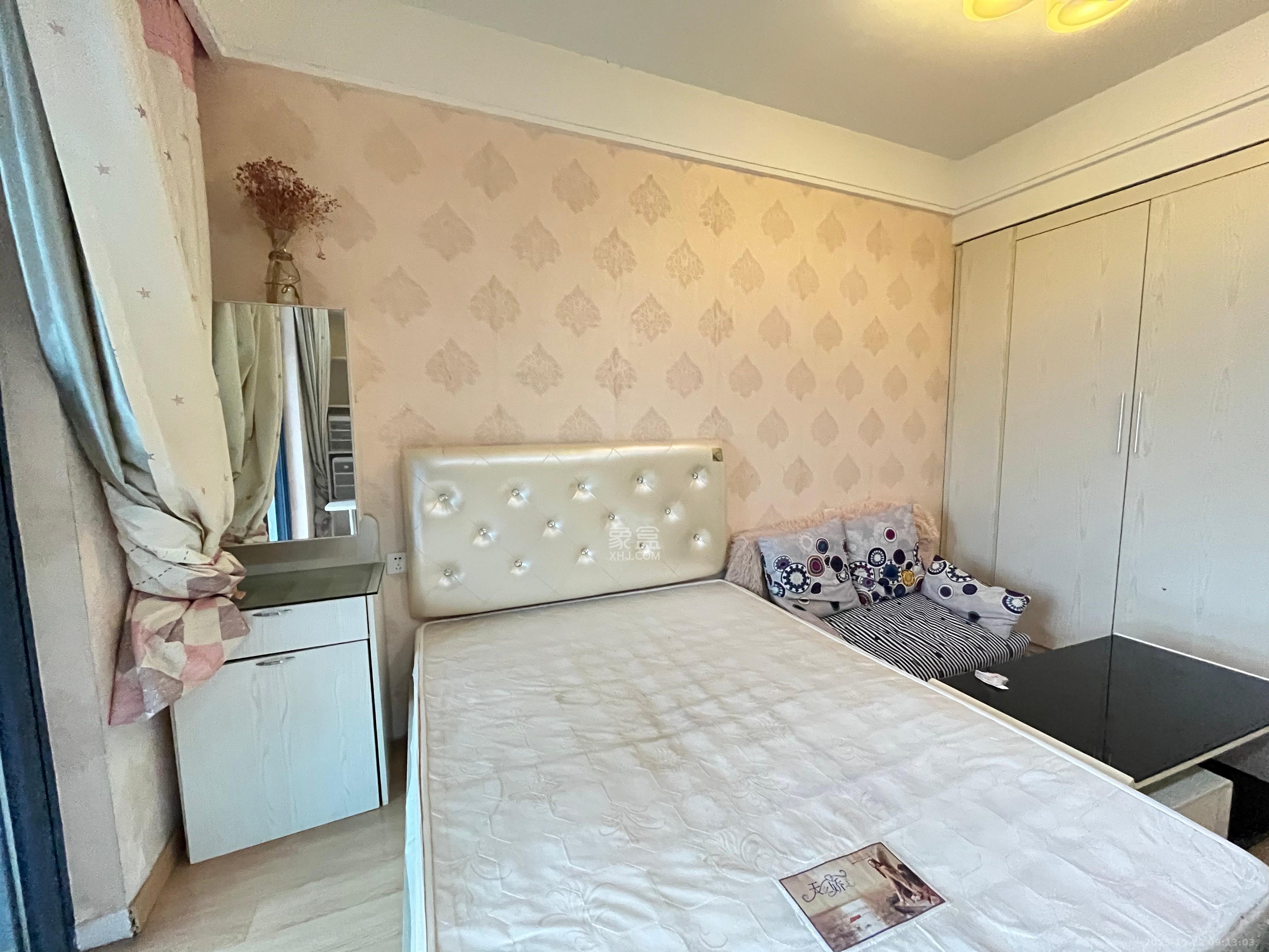 绿地中央广场  1室0厅1卫    1500.0元/月室内图