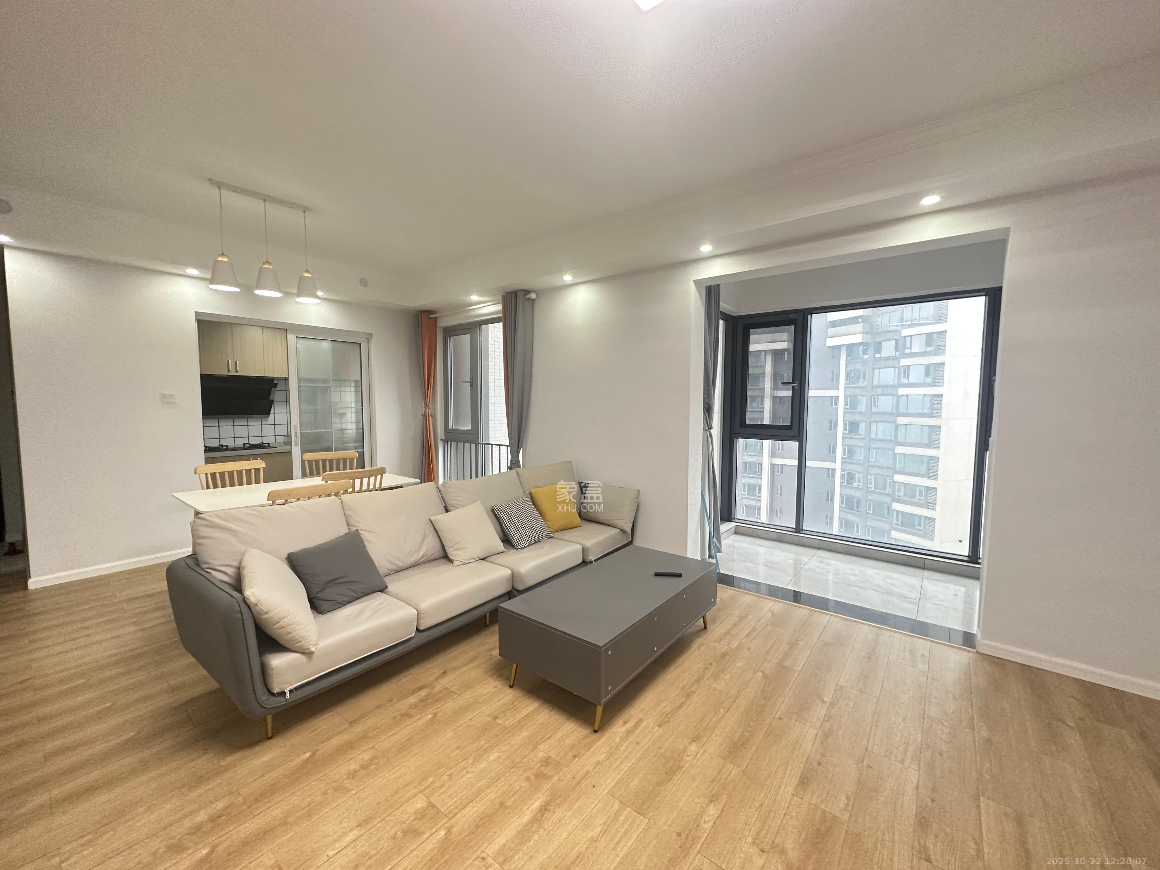 保利天禧D区  4室2厅1卫    4000.0元/月 保利天禧D区  4室2厅1卫    4000.0元/月室内图