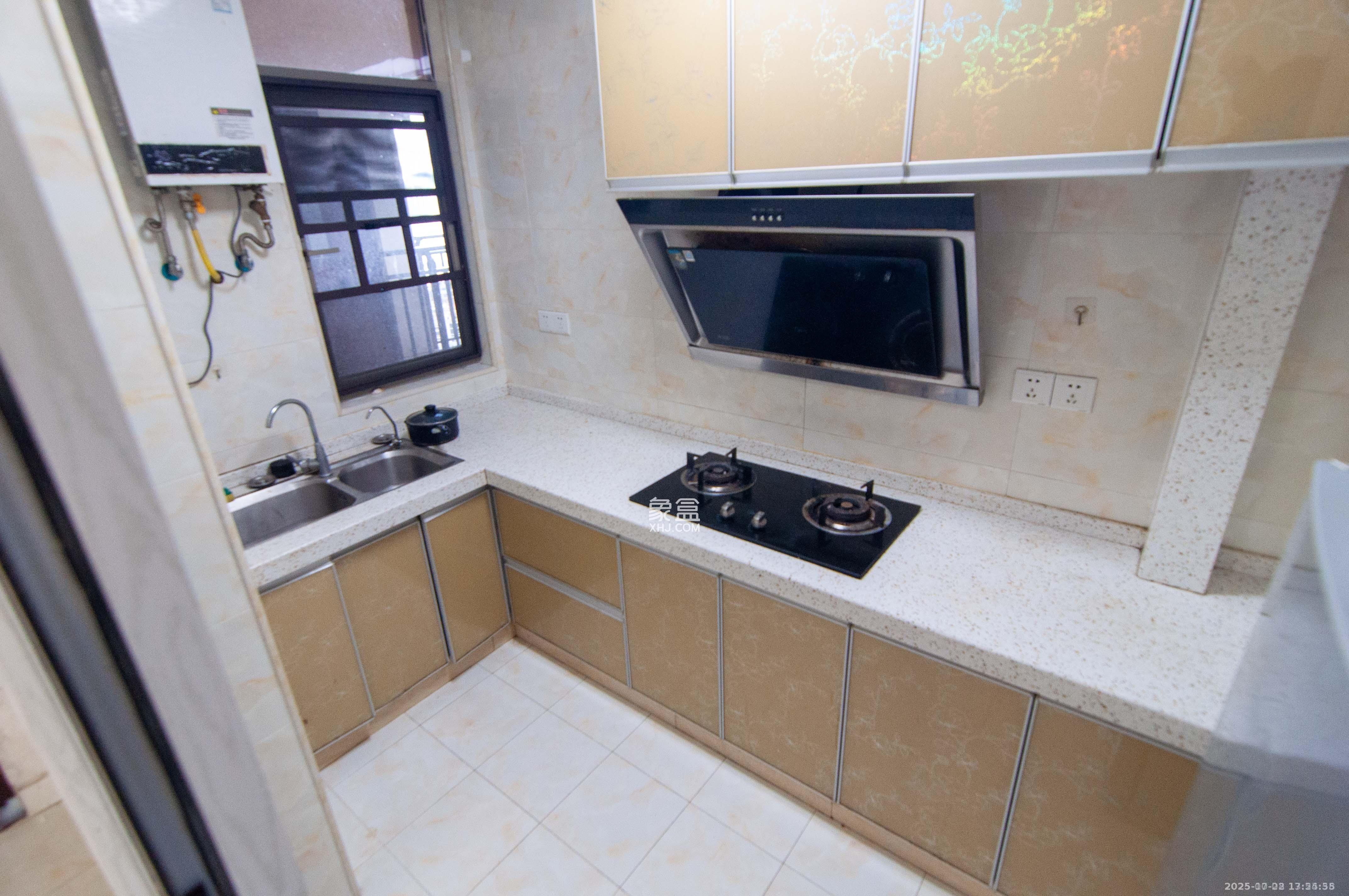 梅溪湖金茂悦（金悦雅苑）  3室2厅2卫    2900.0元/月室内图