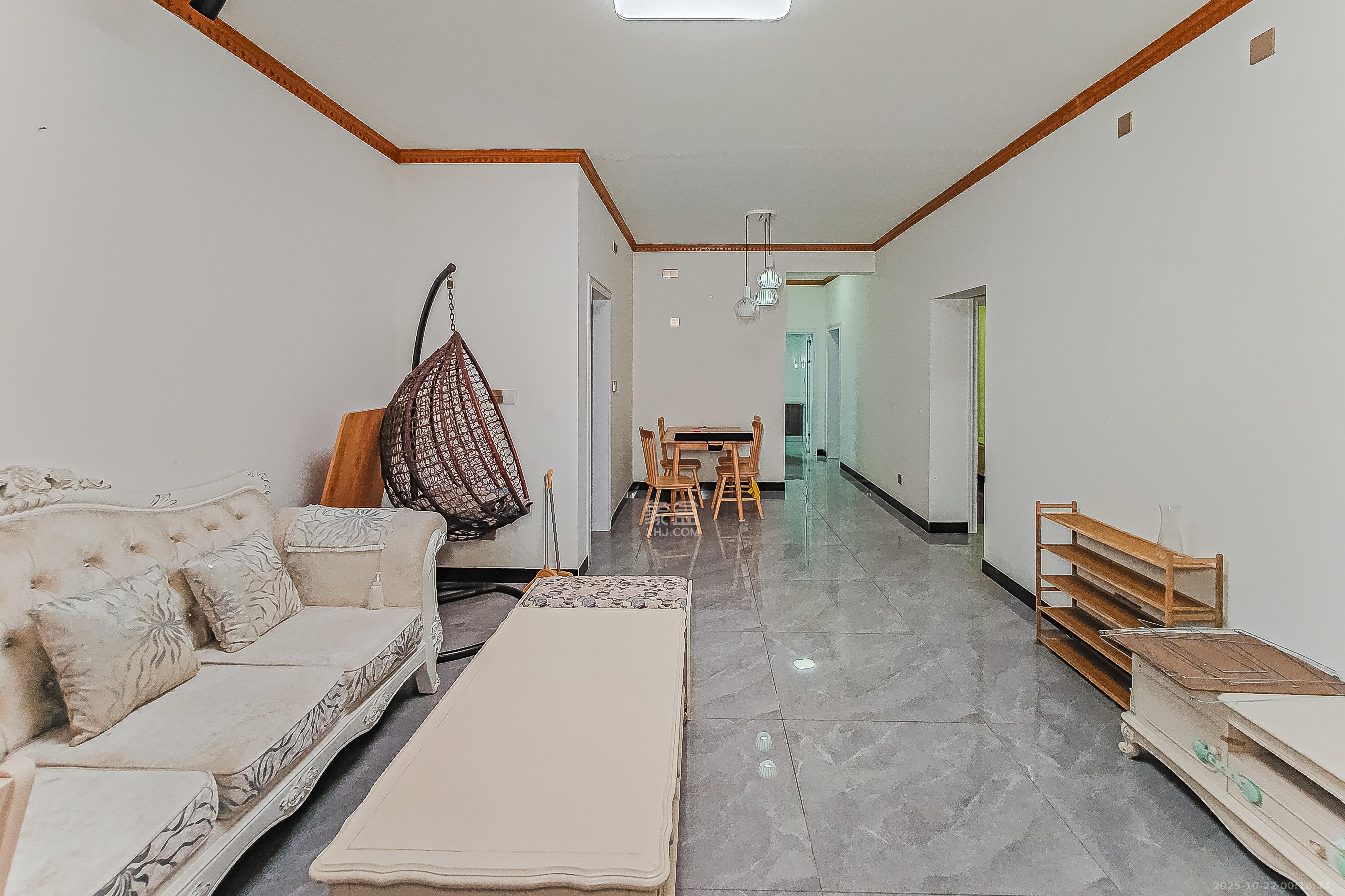 化工设计院  3室2厅1卫    80.0万客厅