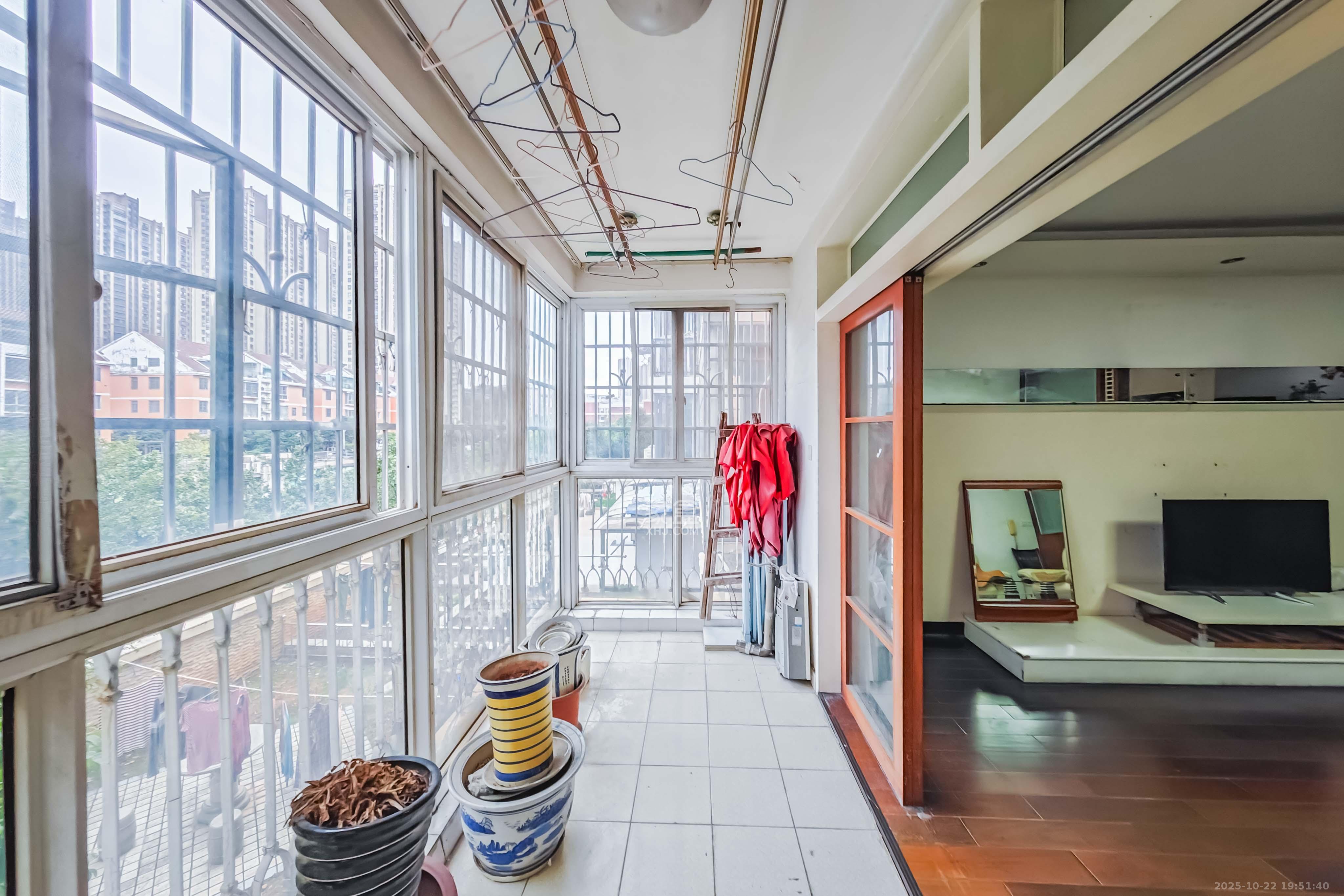 新星小区  3室2厅2卫    82.0万其他