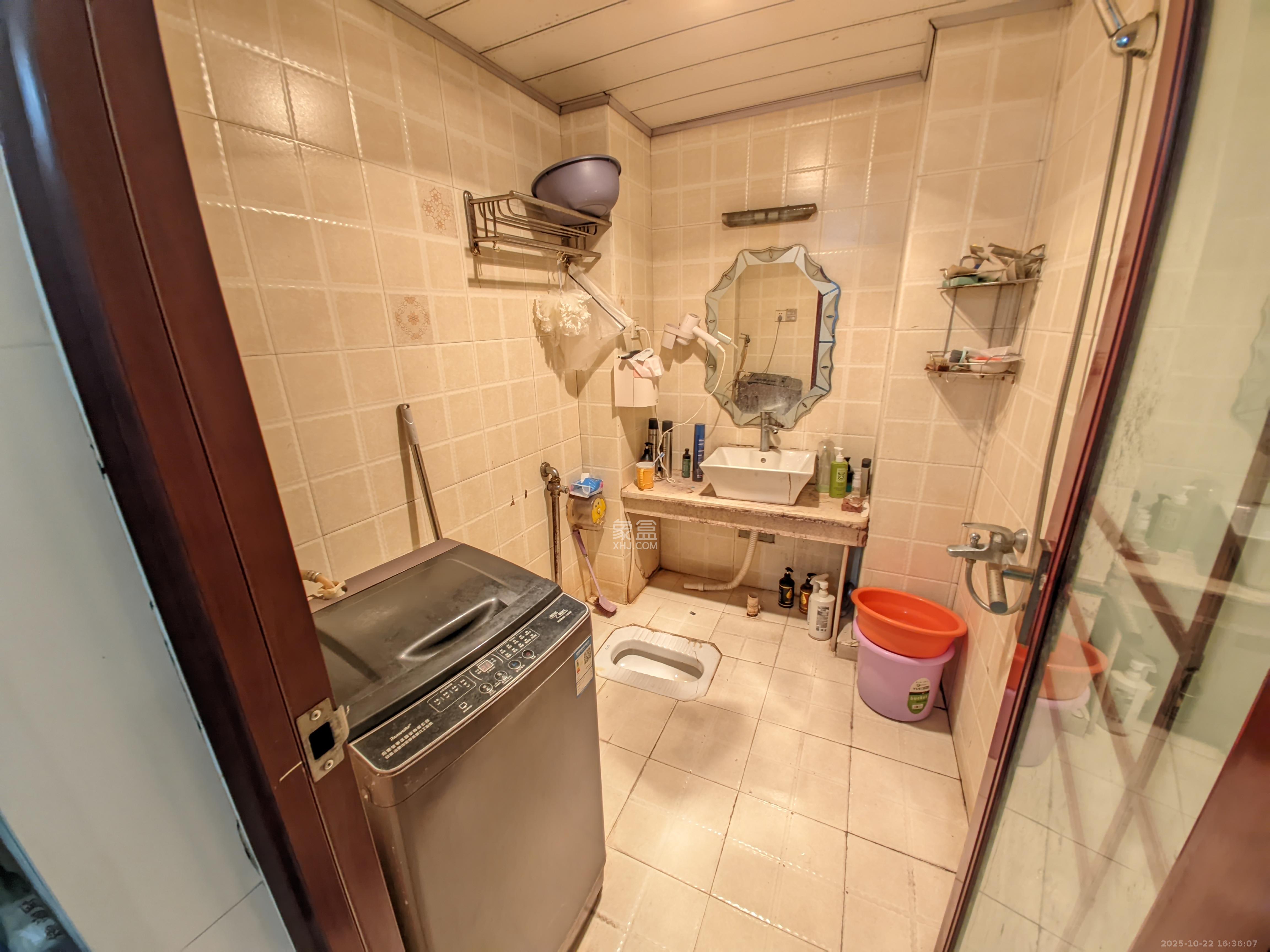 左岸右岸  1室1厅1卫    1600.0元/月 左岸右岸  1室1厅1卫    1600.0元/月室内图