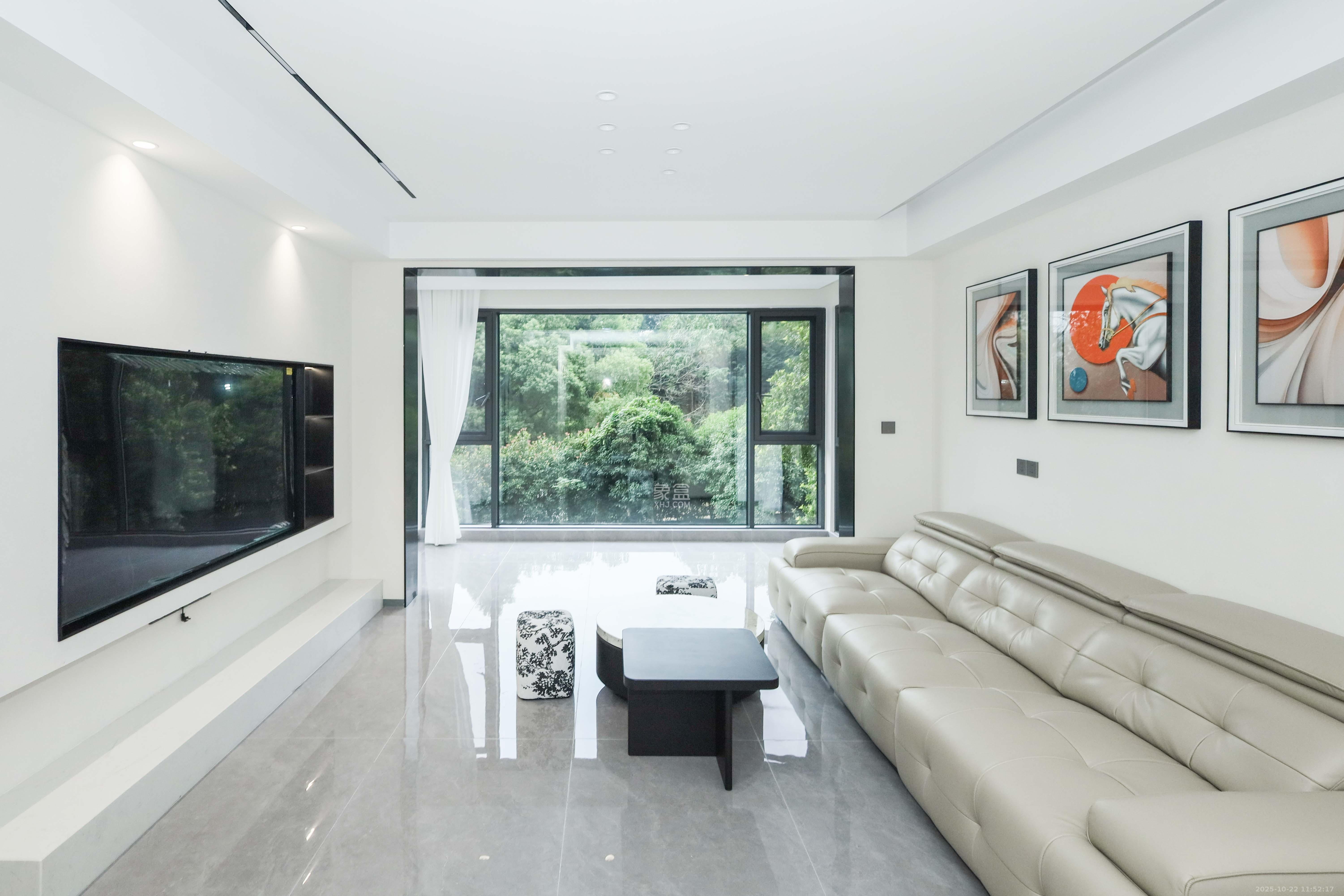 天元涉外景园C区 3室2厅2卫 105.8万 天元涉外景园C区 3室2厅2卫 105.8万客厅