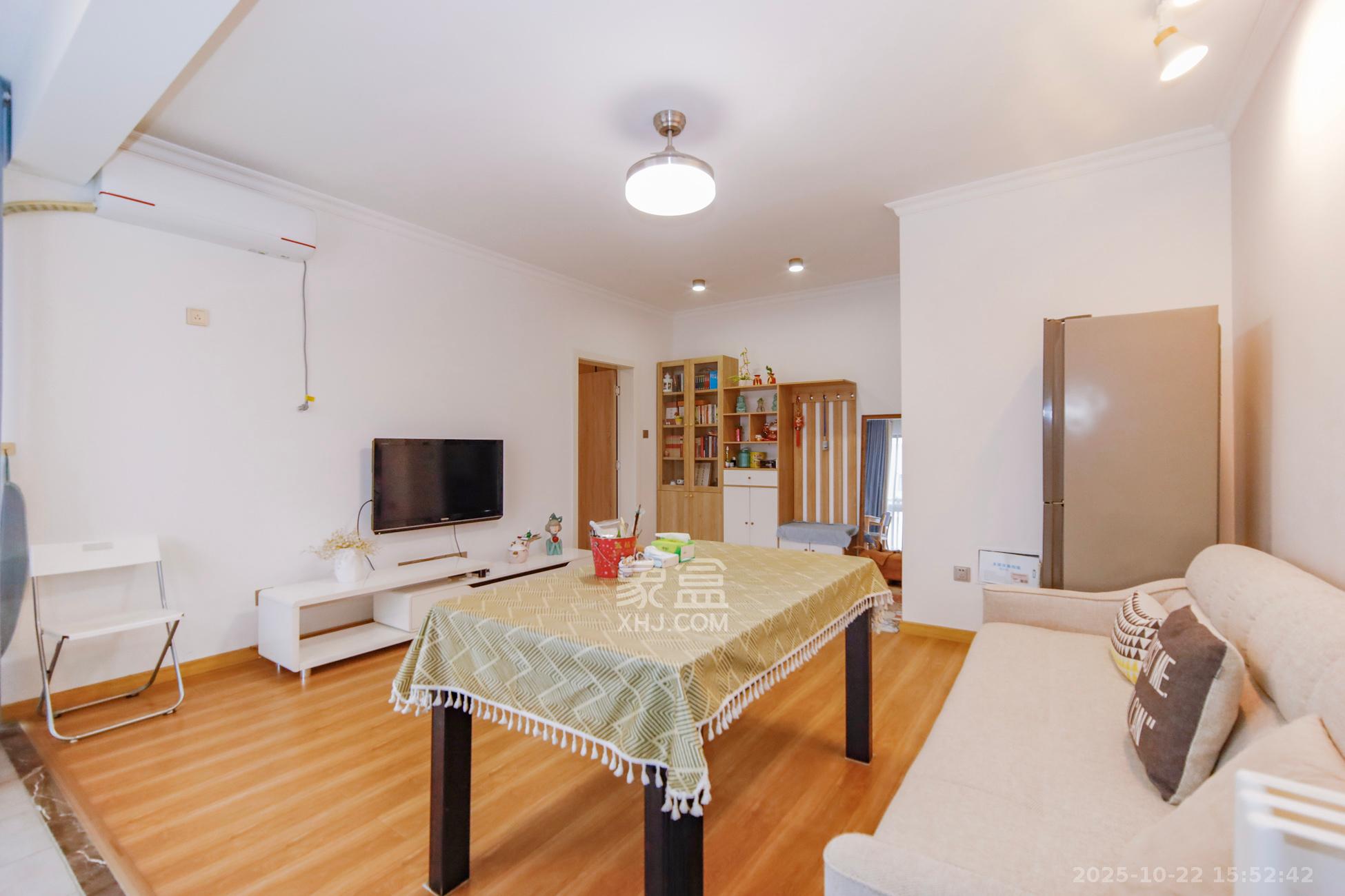 湘翰御舍  1室1厅1卫    48.0万客厅