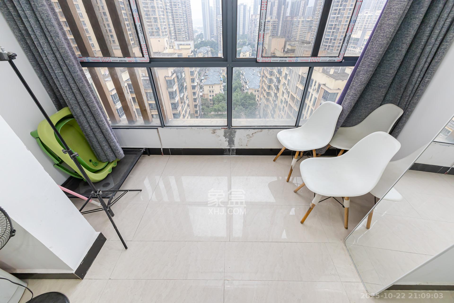 勤诚达新界 2室1厅2卫 48.0万 勤诚达新界 2室1厅2卫 48.0万阳台