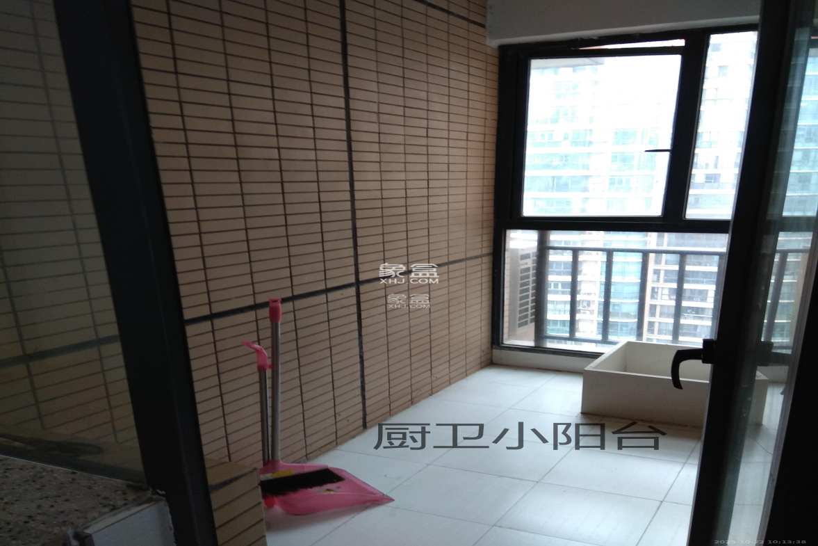 融圣国际 2室2厅1卫 2600.0元/月 融圣国际 2室2厅1卫 2600.0元/月室内图