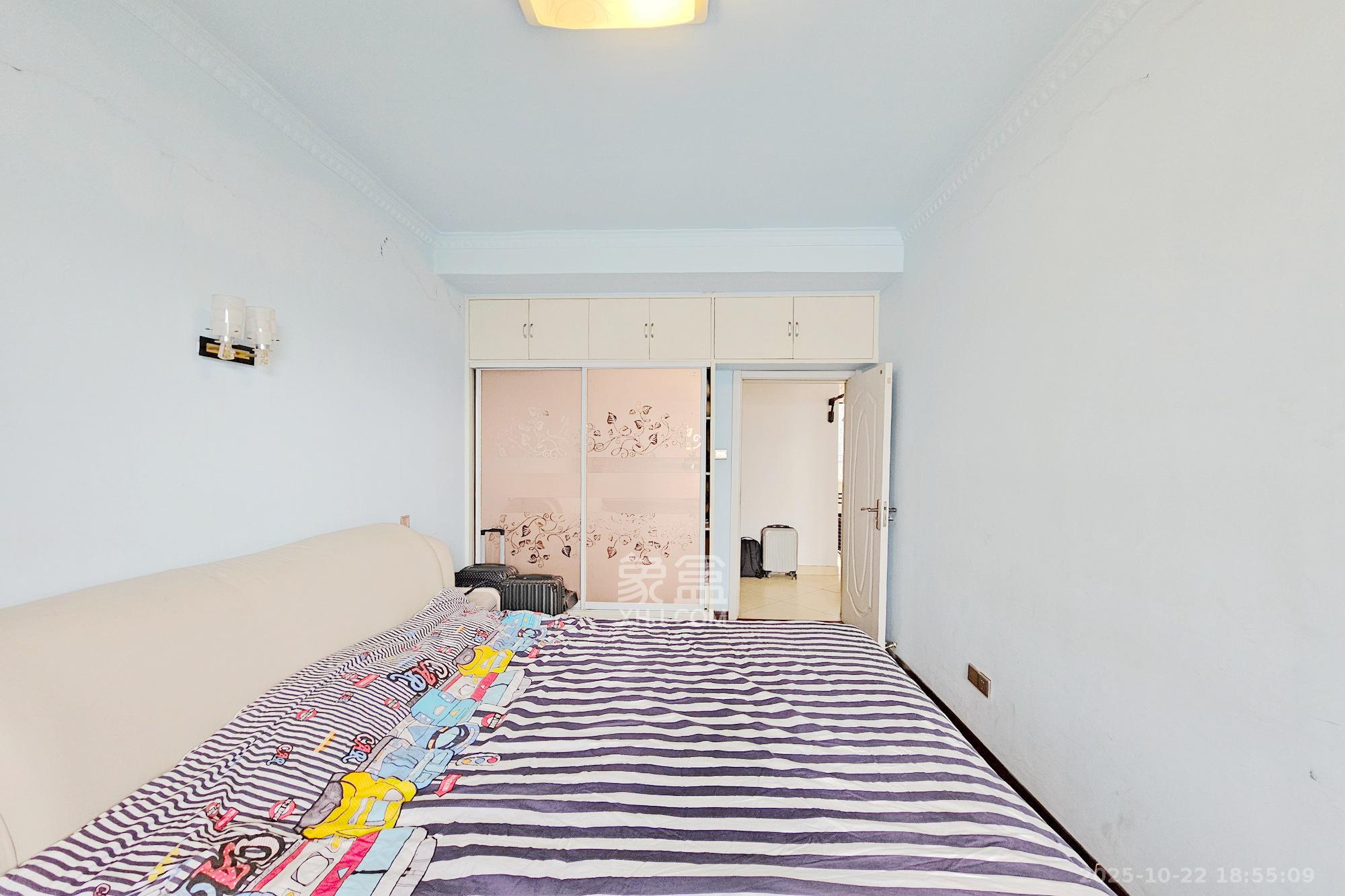 茂华国际湘 3室2厅2卫 105.0万 茂华国际湘 3室2厅2卫 105.0万卧室