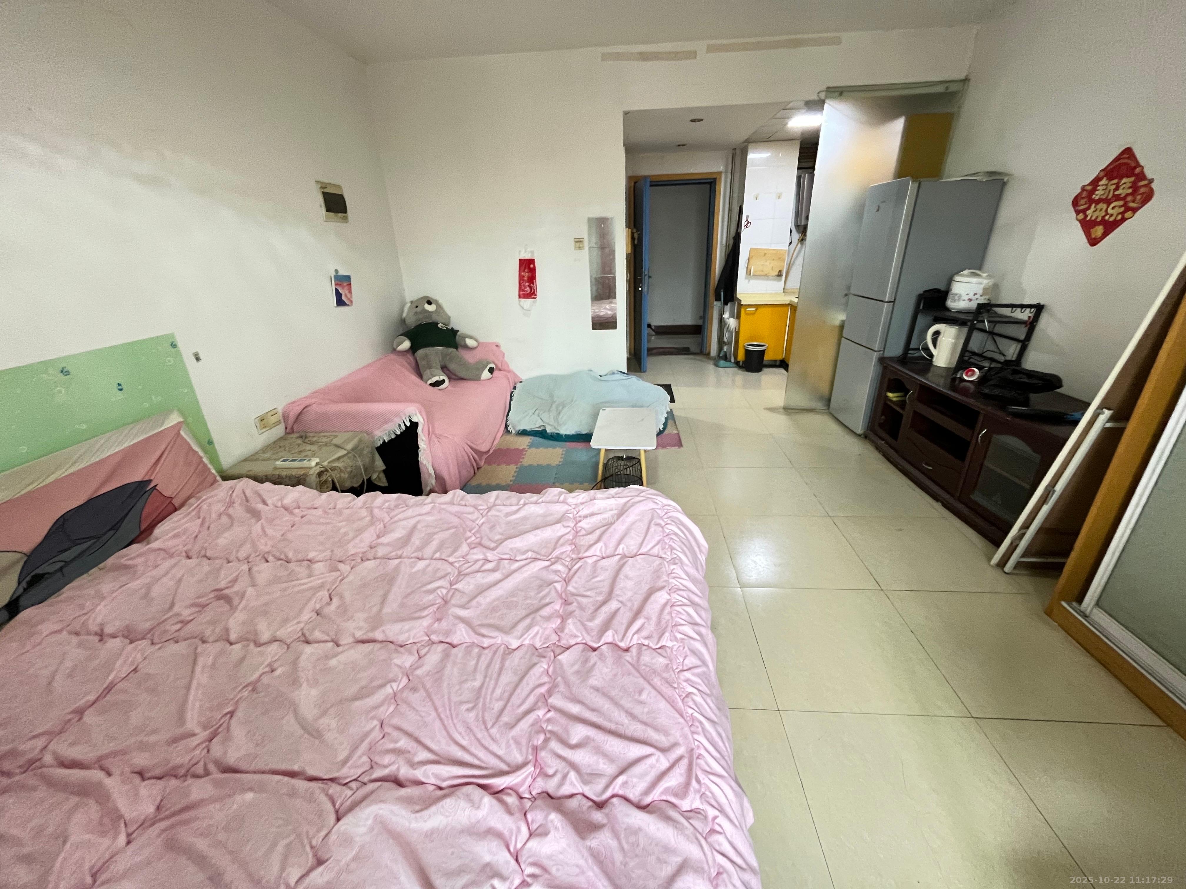 QQ生活馆  1室0厅1卫    1350.0元/月室内图