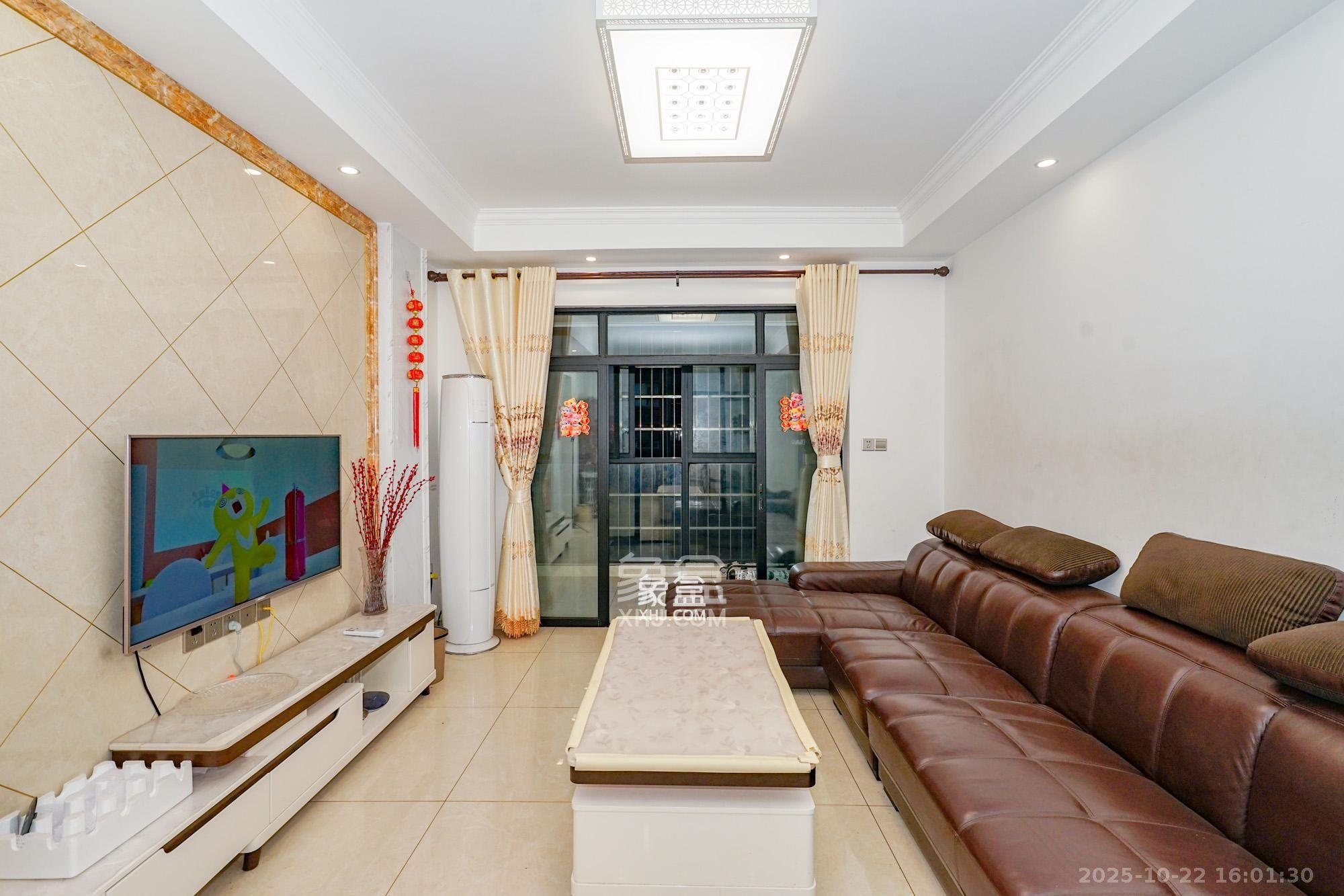 碧桂园公园壹号(凯怡茗苑)  2室2厅2卫    1600.0元/月 碧桂园公园壹号(凯怡茗苑)  2室2厅2卫    1600.0元/月