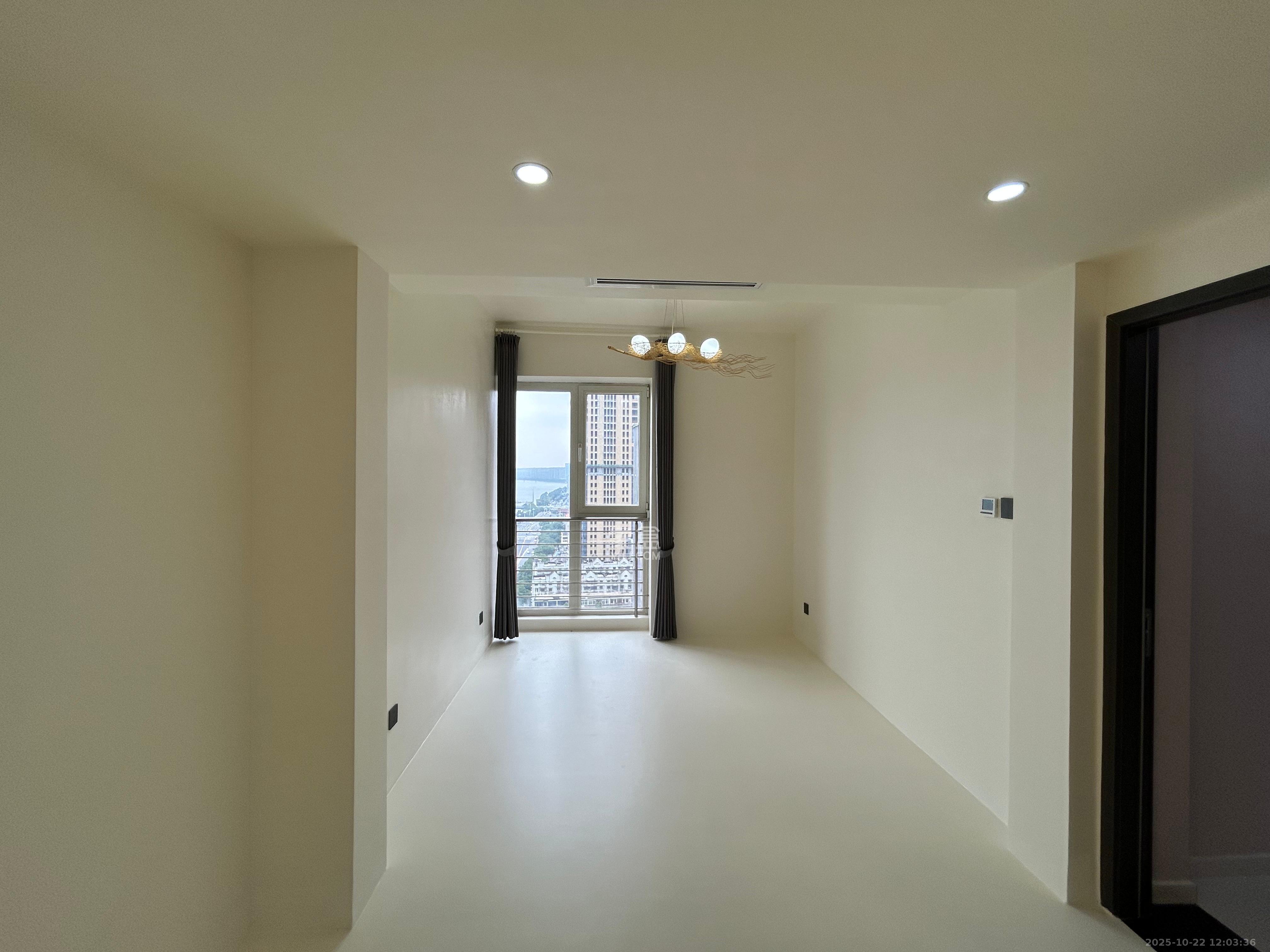 金色屋顶  4室2厅2卫    8000.0元/月室内图