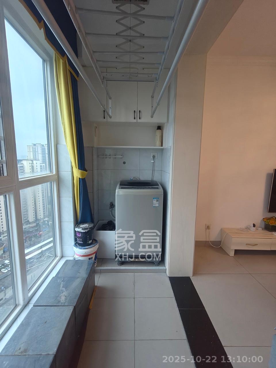 绿地香树花城  3室2厅1卫    1500.0元/月室内图