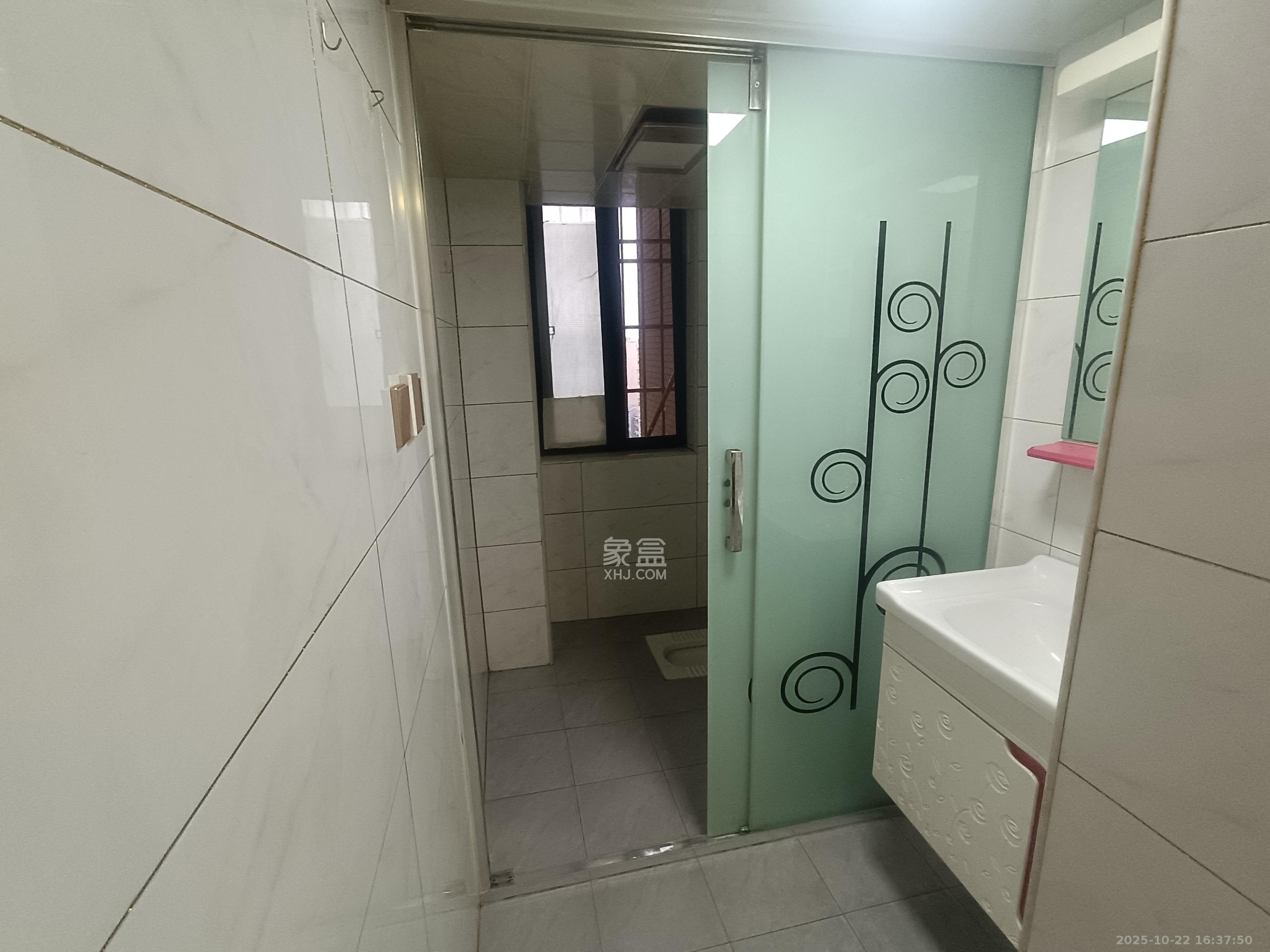 岳鞍阁小区  2室2厅1卫    1700.0元/月室内图