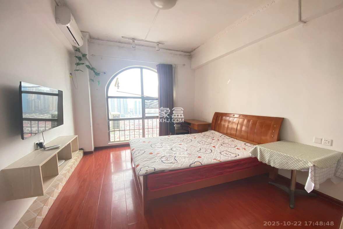 米兰春天  1室1厅1卫    1100.0元/月 米兰春天  1室1厅1卫    1100.0元/月室内图