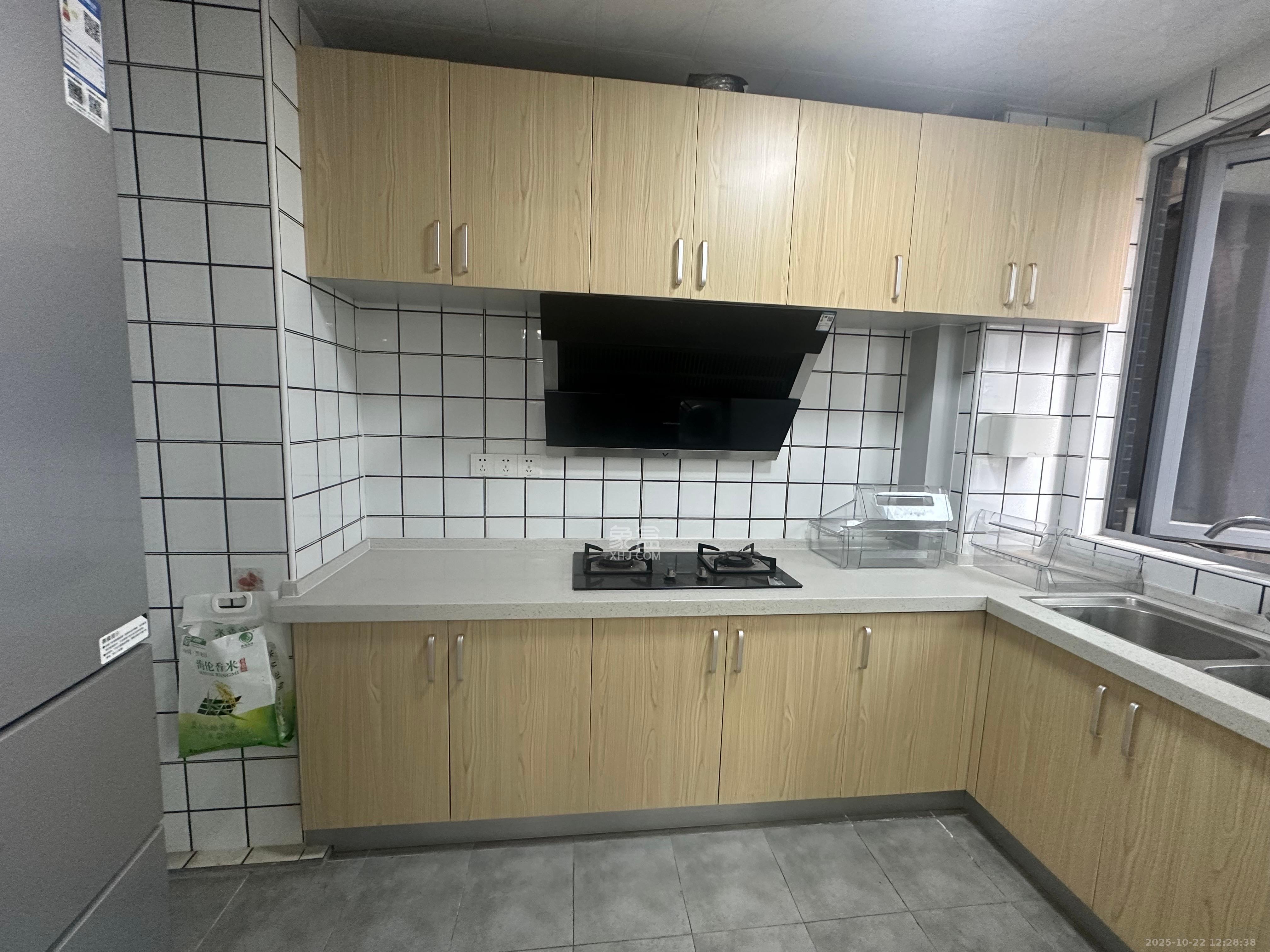 保利天禧D区  4室2厅1卫    4000.0元/月 保利天禧D区  4室2厅1卫    4000.0元/月室内图