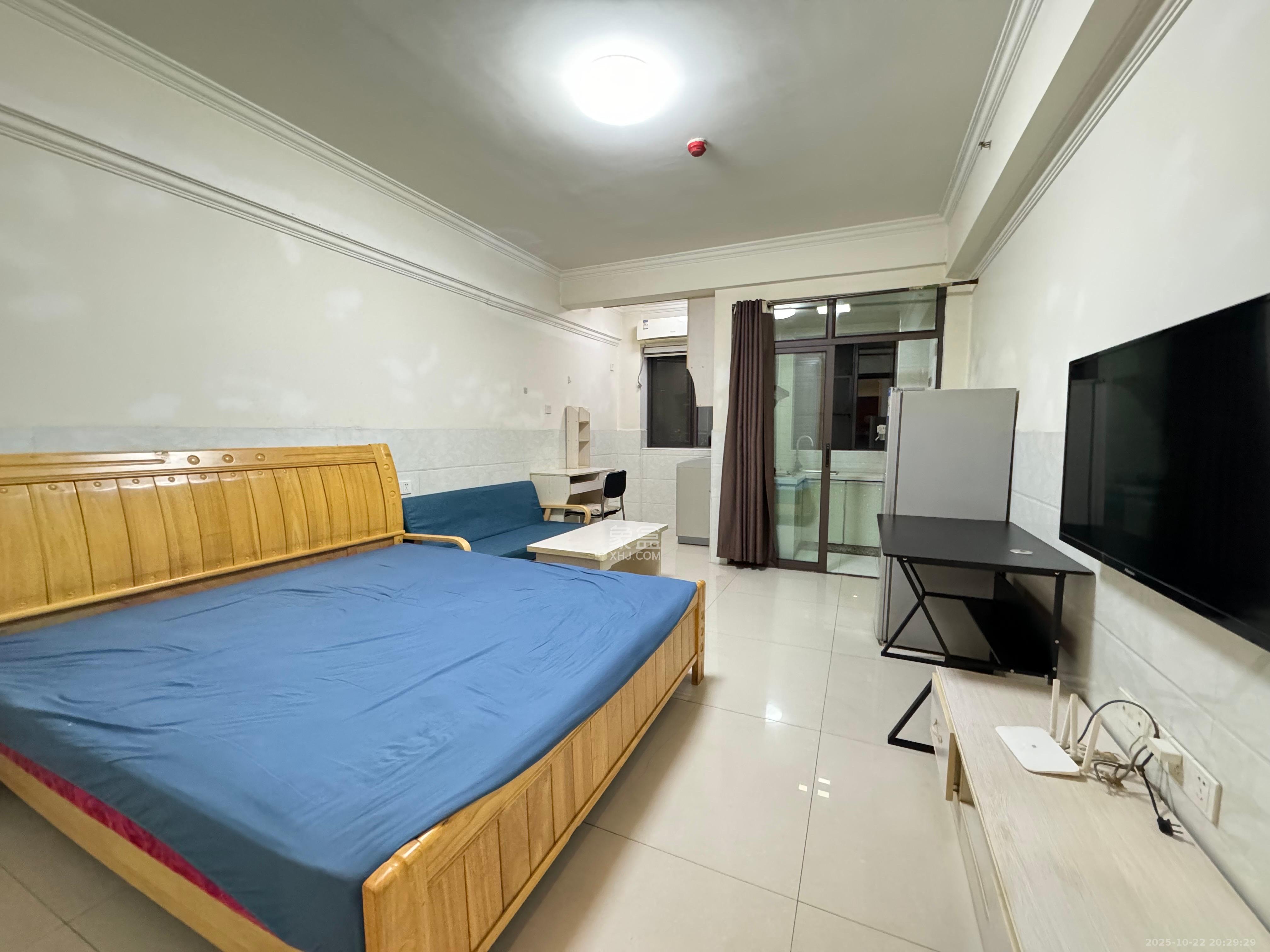 同鑫家园  1室1厅1卫    1300.0元/月室内图1