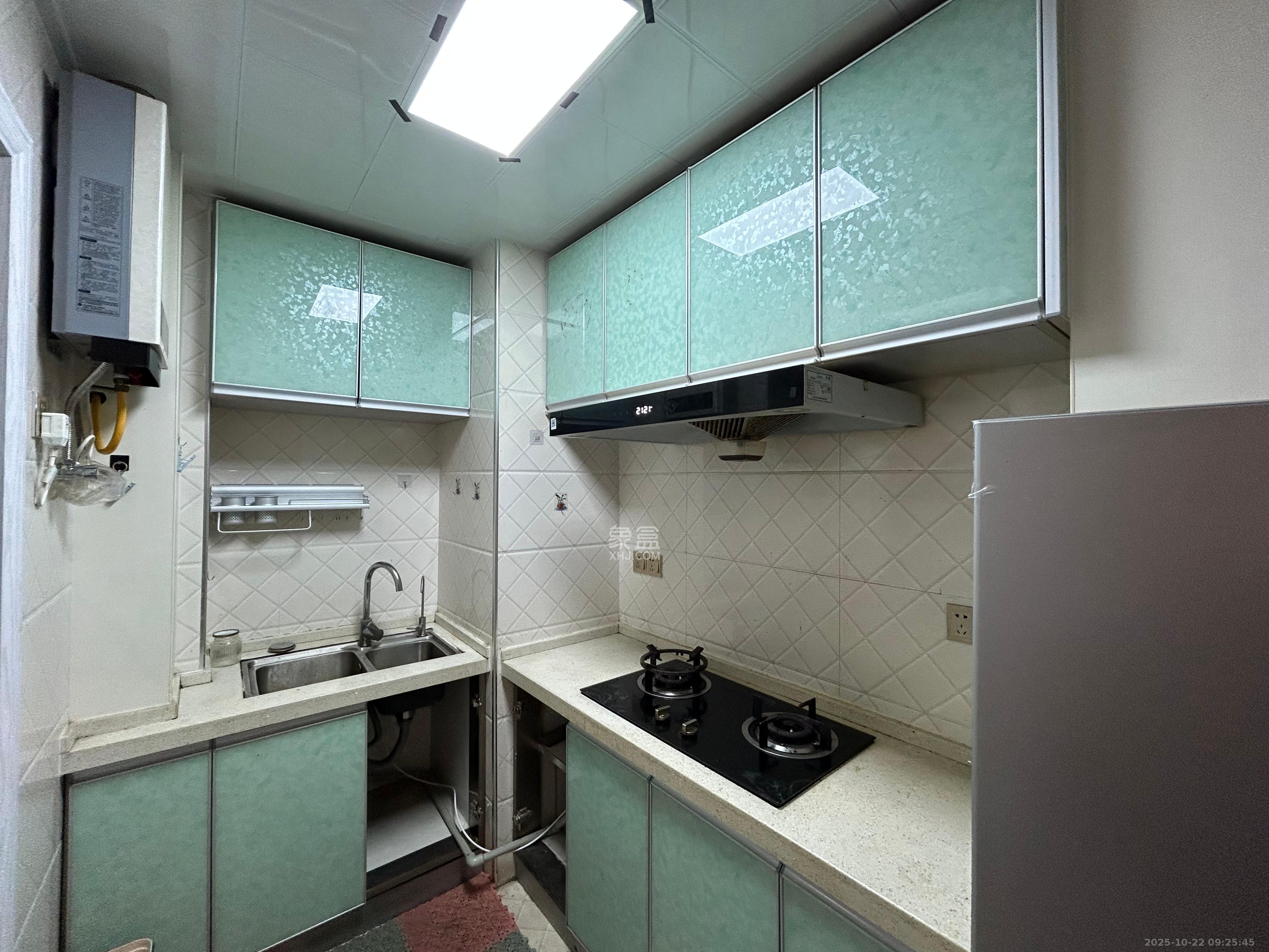 红树湾  1室1厅1卫    1600.0元/月室内图