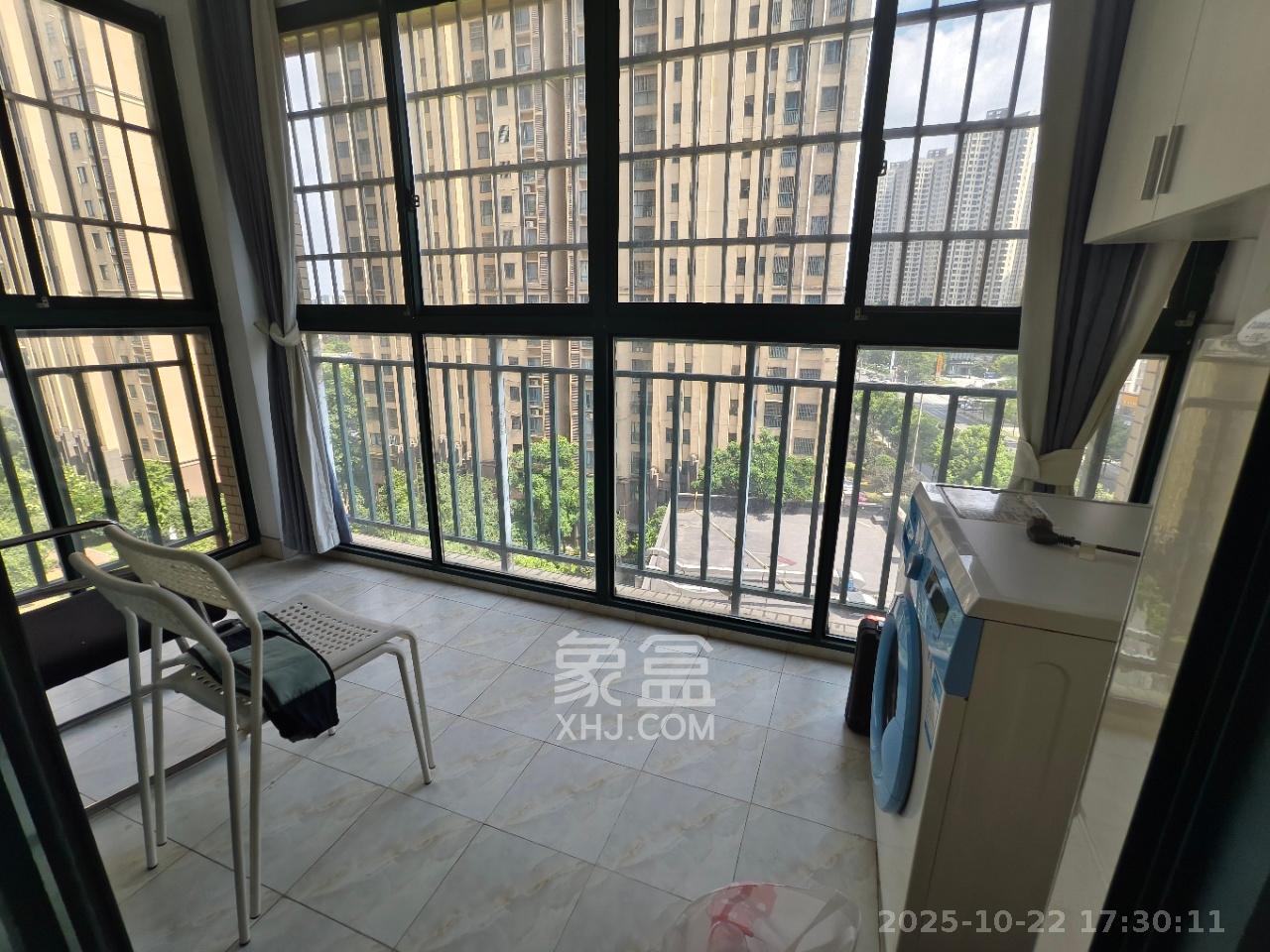 洋湖时代  3室2厅1卫    2000.0元/月室内图