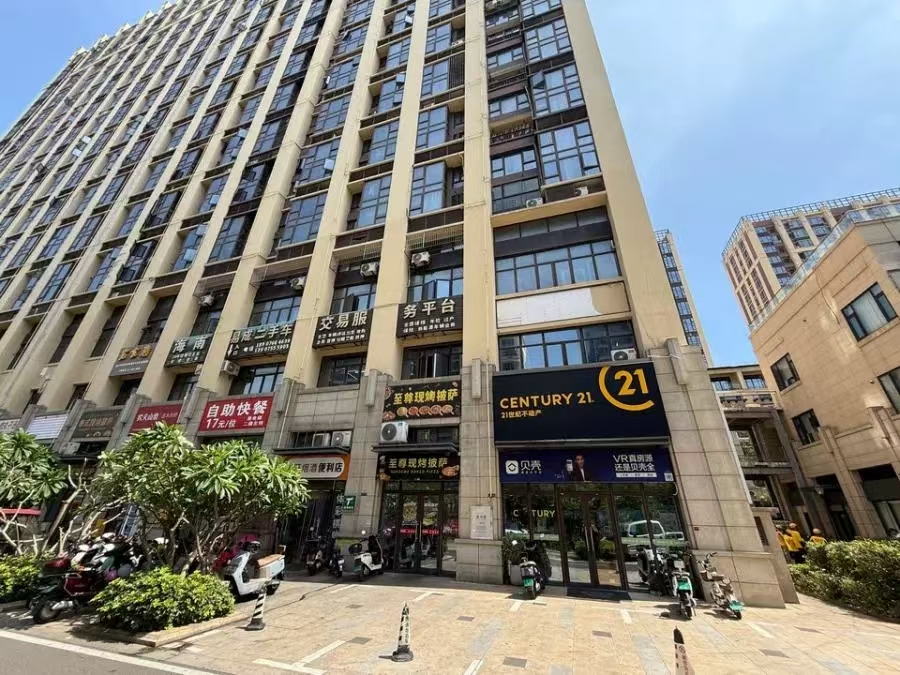 绿地海长流五期(绿地缤纷城)  3室2厅2卫    130.0万 绿地海长流五期(绿地缤纷城)  3室2厅2卫    130.0万小区图