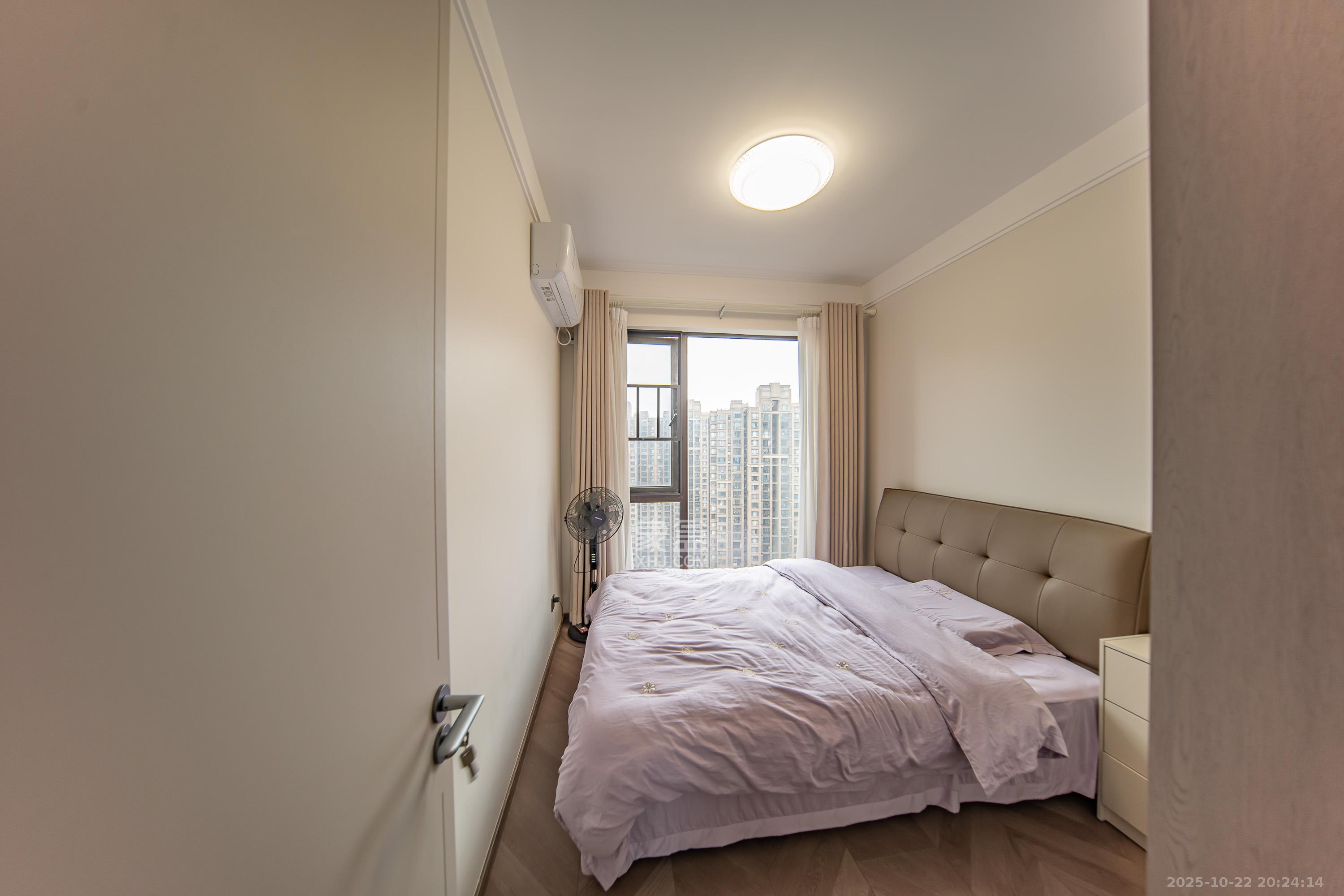 中海国际一期  4室2厅2卫    148.0万卧室