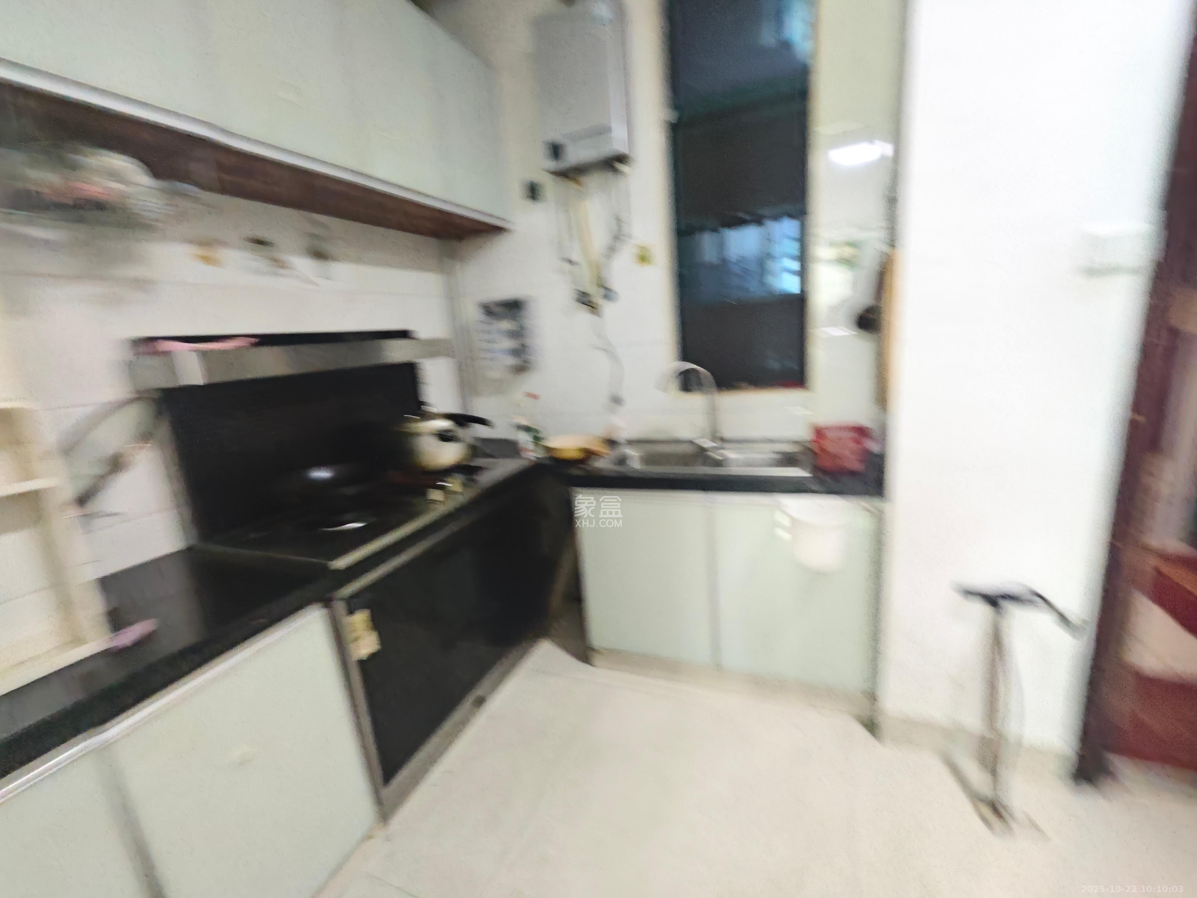 恒大翡翠华庭  2室2厅1卫    1500.0元/月室内图