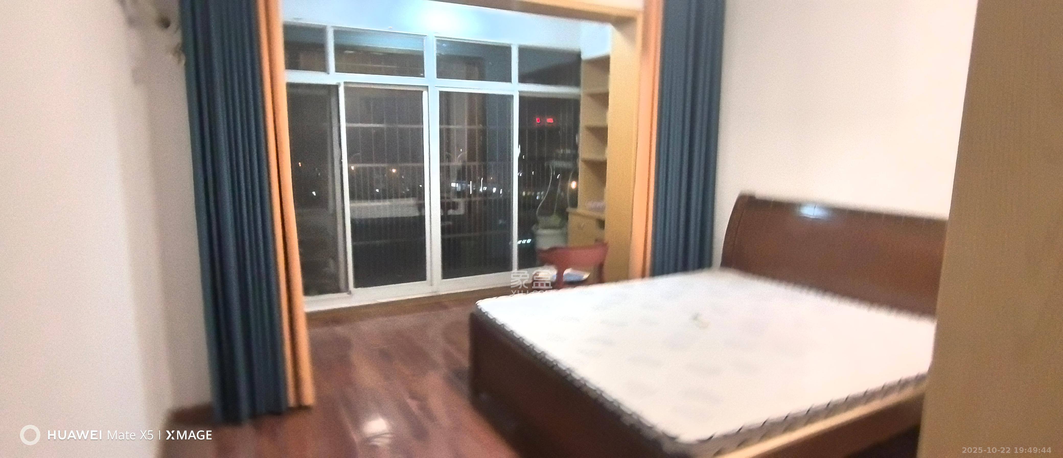 和馨园  3室2厅2卫    3200.0元/月 和馨园  3室2厅2卫    3200.0元/月室内图