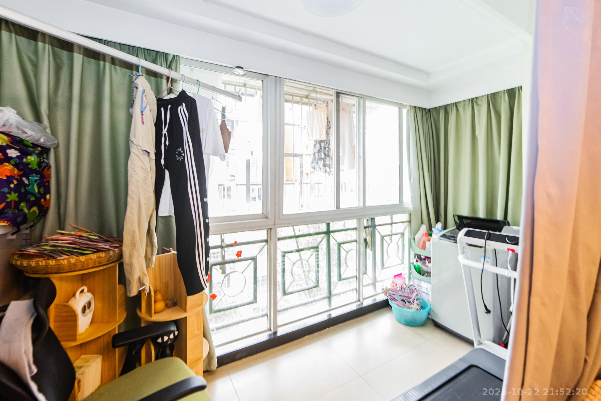 恒鑫澜北湾  3室2厅2卫    85.0万阳台