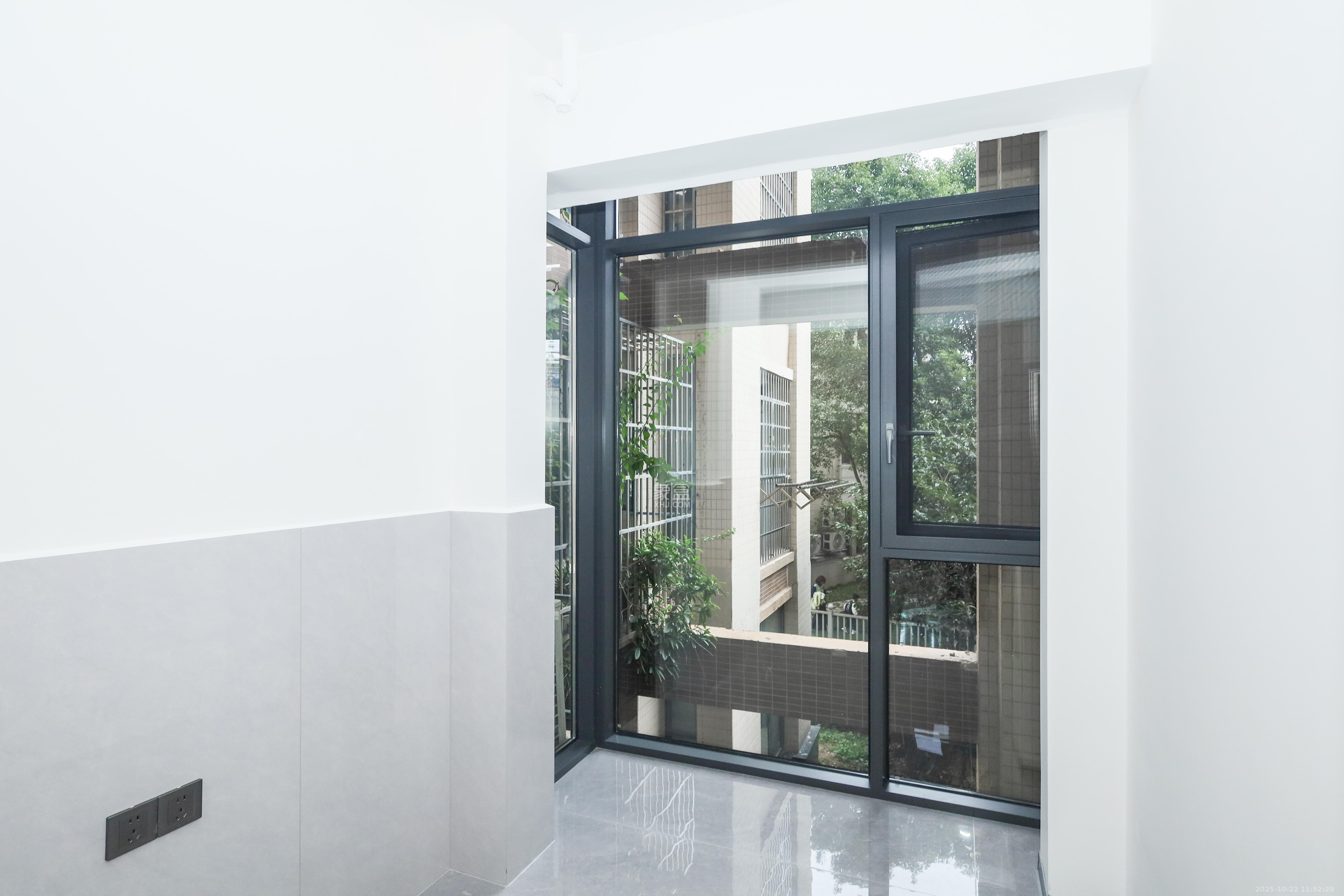 天元涉外景园C区  3室2厅2卫    105.8万卧室