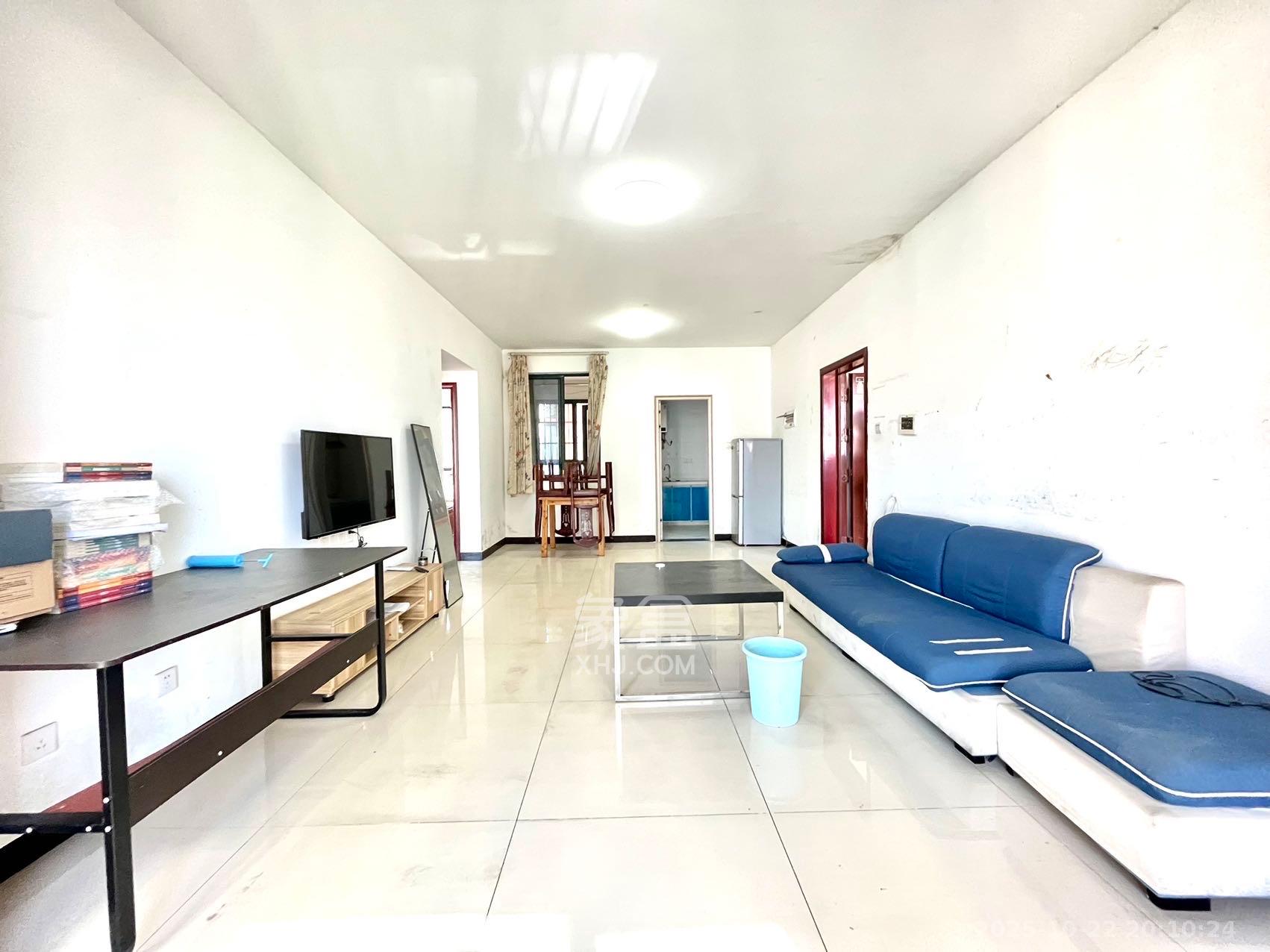 岳北和苑  1室2厅1卫    2400.0元/月 岳北和苑  1室2厅1卫    2400.0元/月室内图1