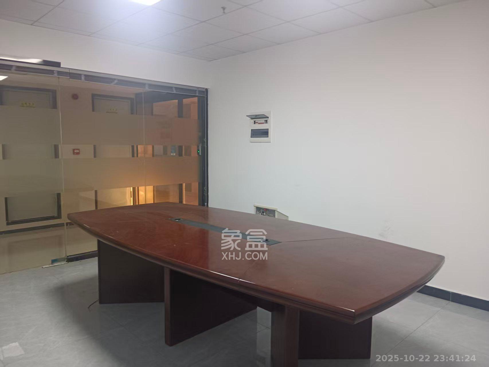 洋湖创富中心   236.0㎡      5880.0元/月室内图