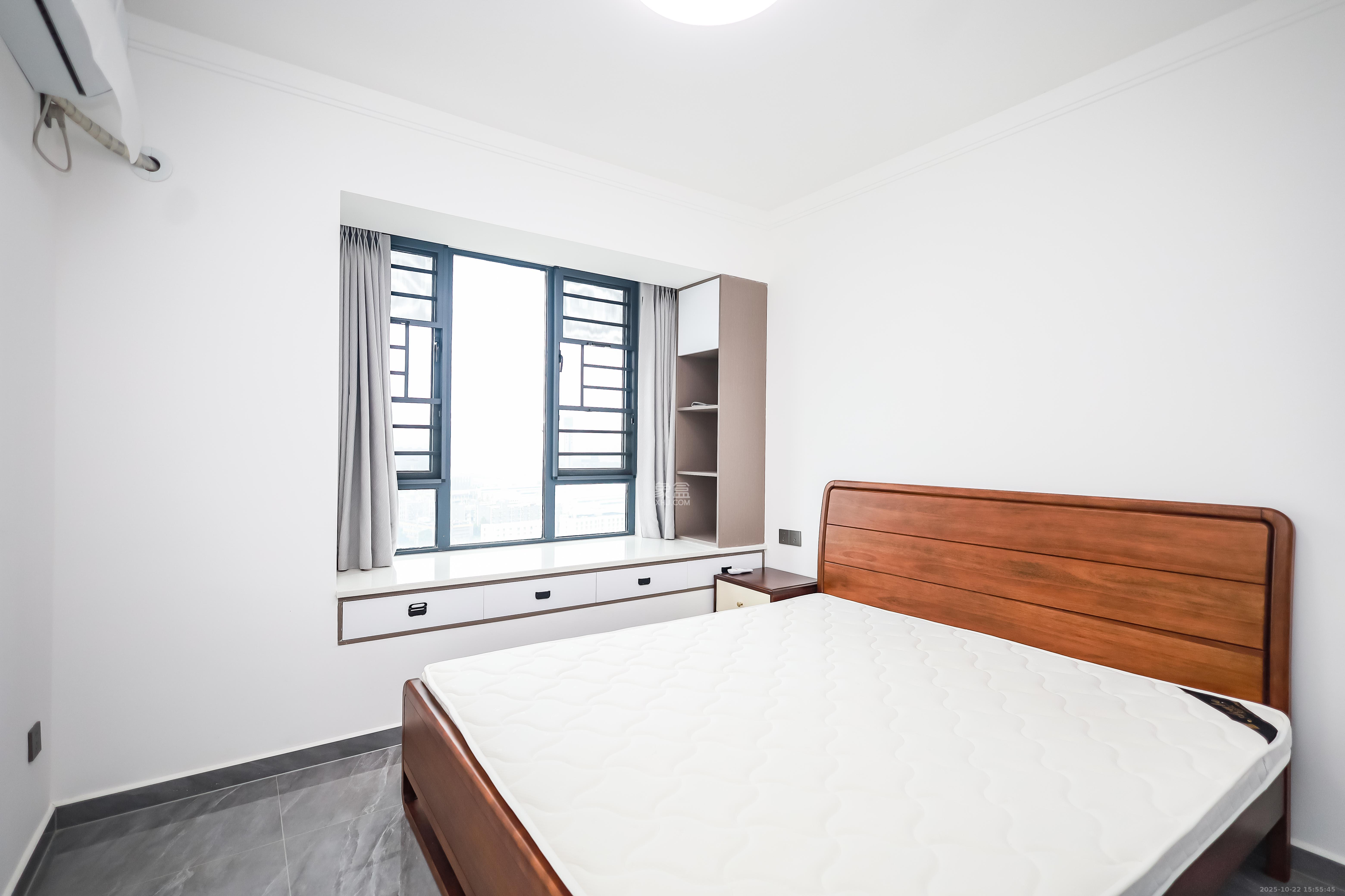 长房云尚公馆  3室2厅2卫    100.0万卧室