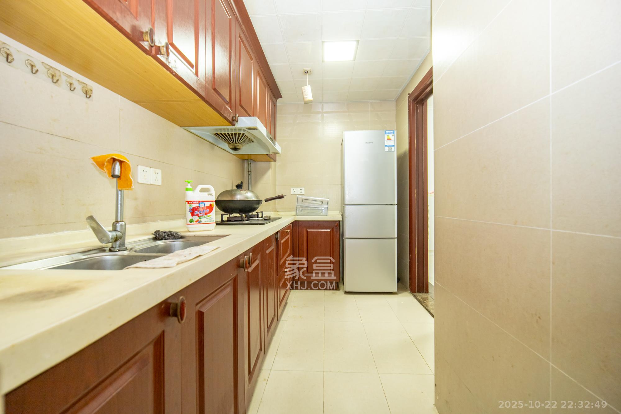 新长海广场  2室2厅1卫    42.8万厨房