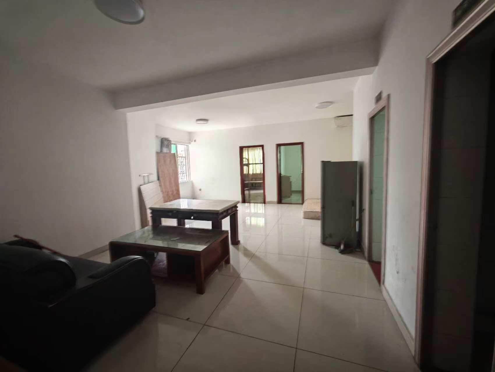 富豪大厦(富豪花园)  2室1厅1卫    2300.0元/月