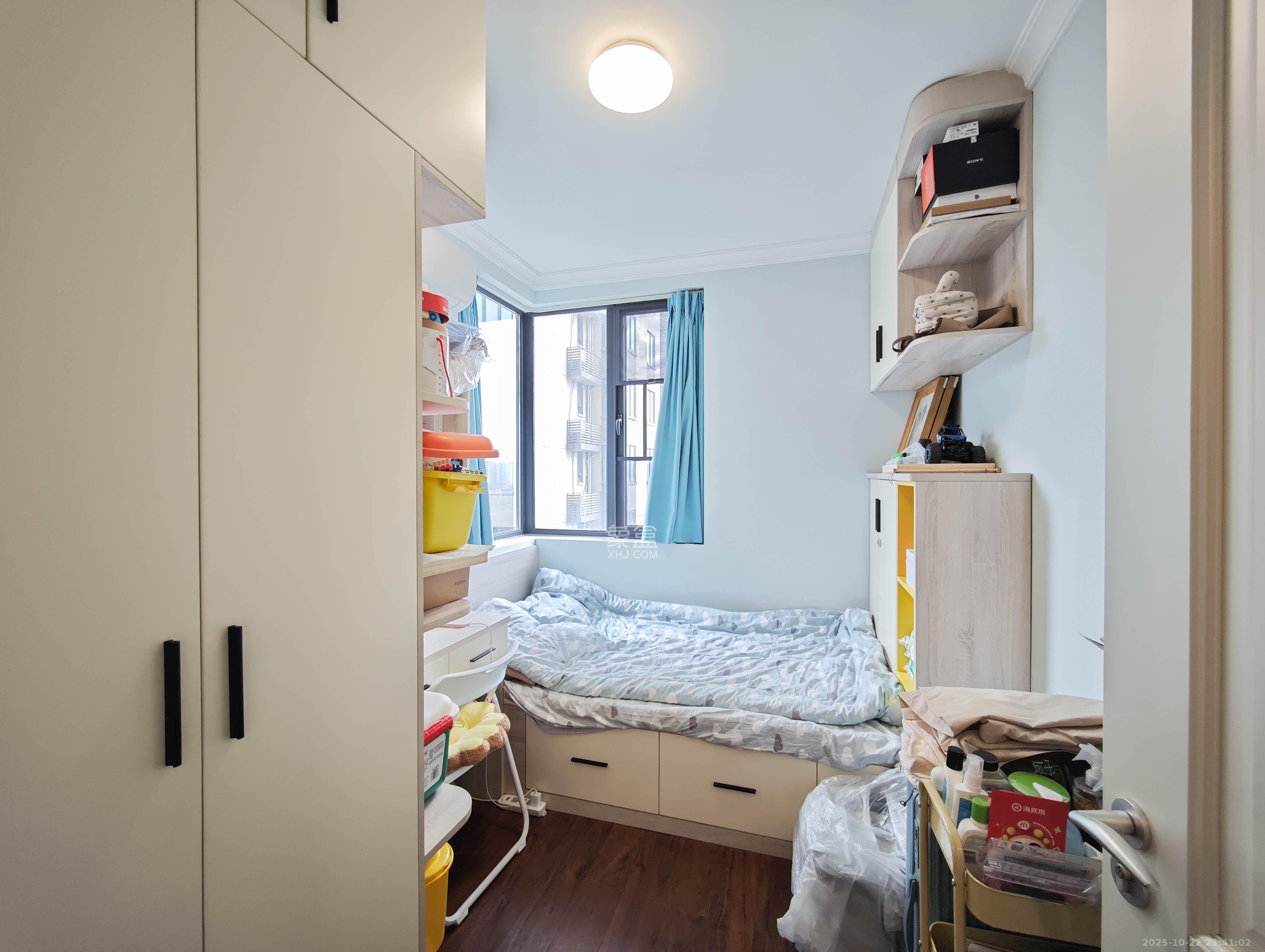 万科魅力之城观澜里 3室2厅2卫 102.0万 万科魅力之城观澜里 3室2厅2卫 102.0万卧室